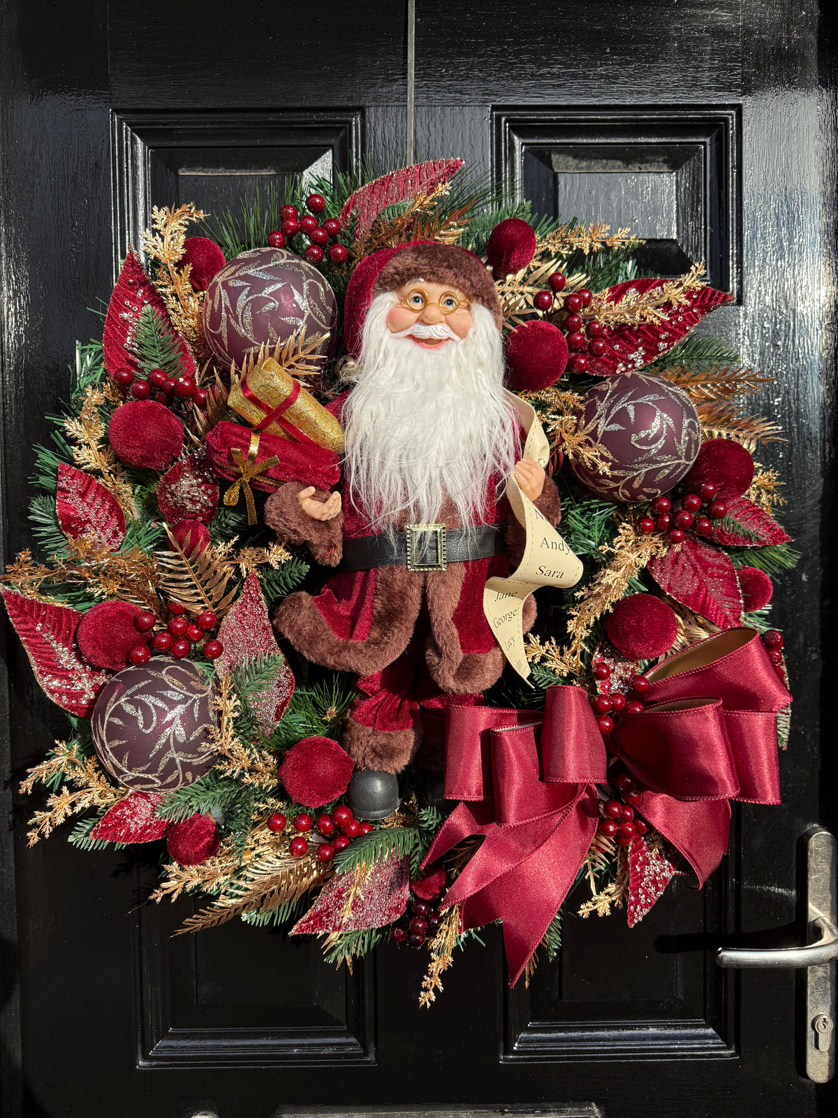 65cm DELUXE TRADITIONAL BURGUNDY & GOLD SANTA MIXED WREATH