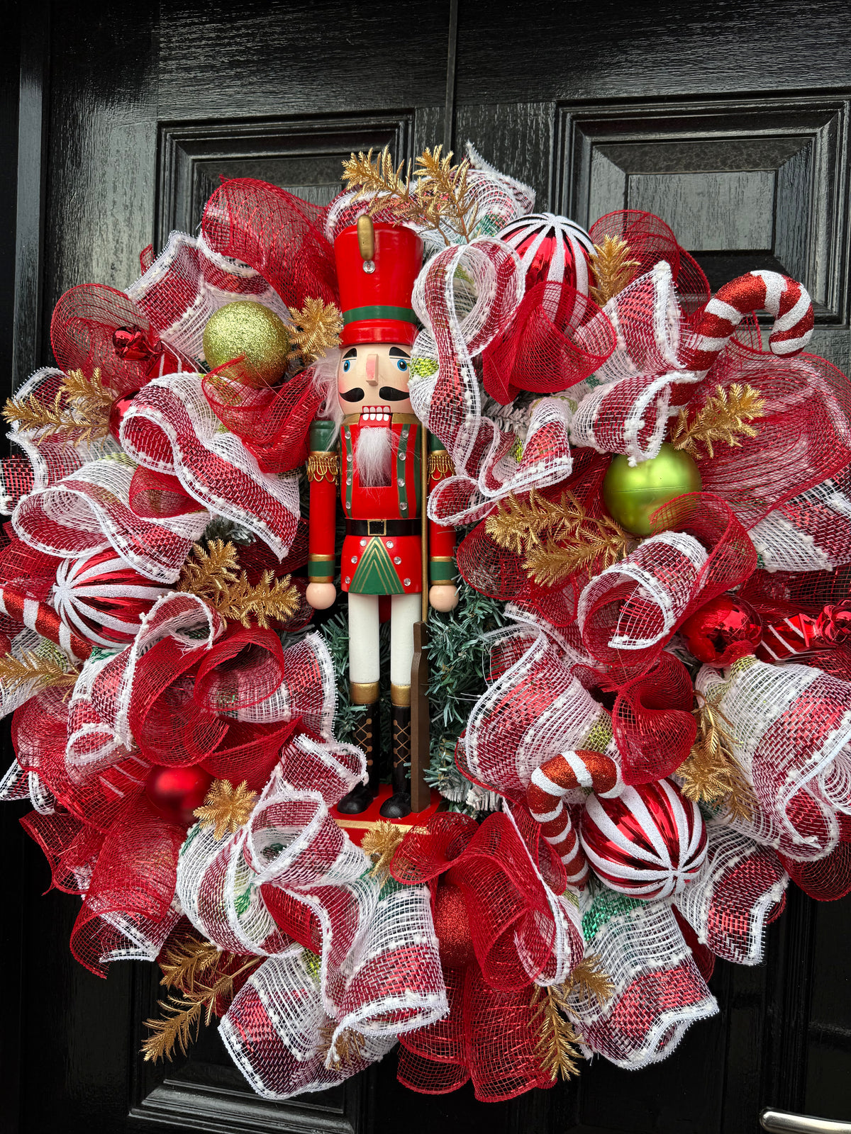 65cm FROSTED NUTCRACKER CANDY CANE MIXED WREATH - IMMEDIATE DESPATCH