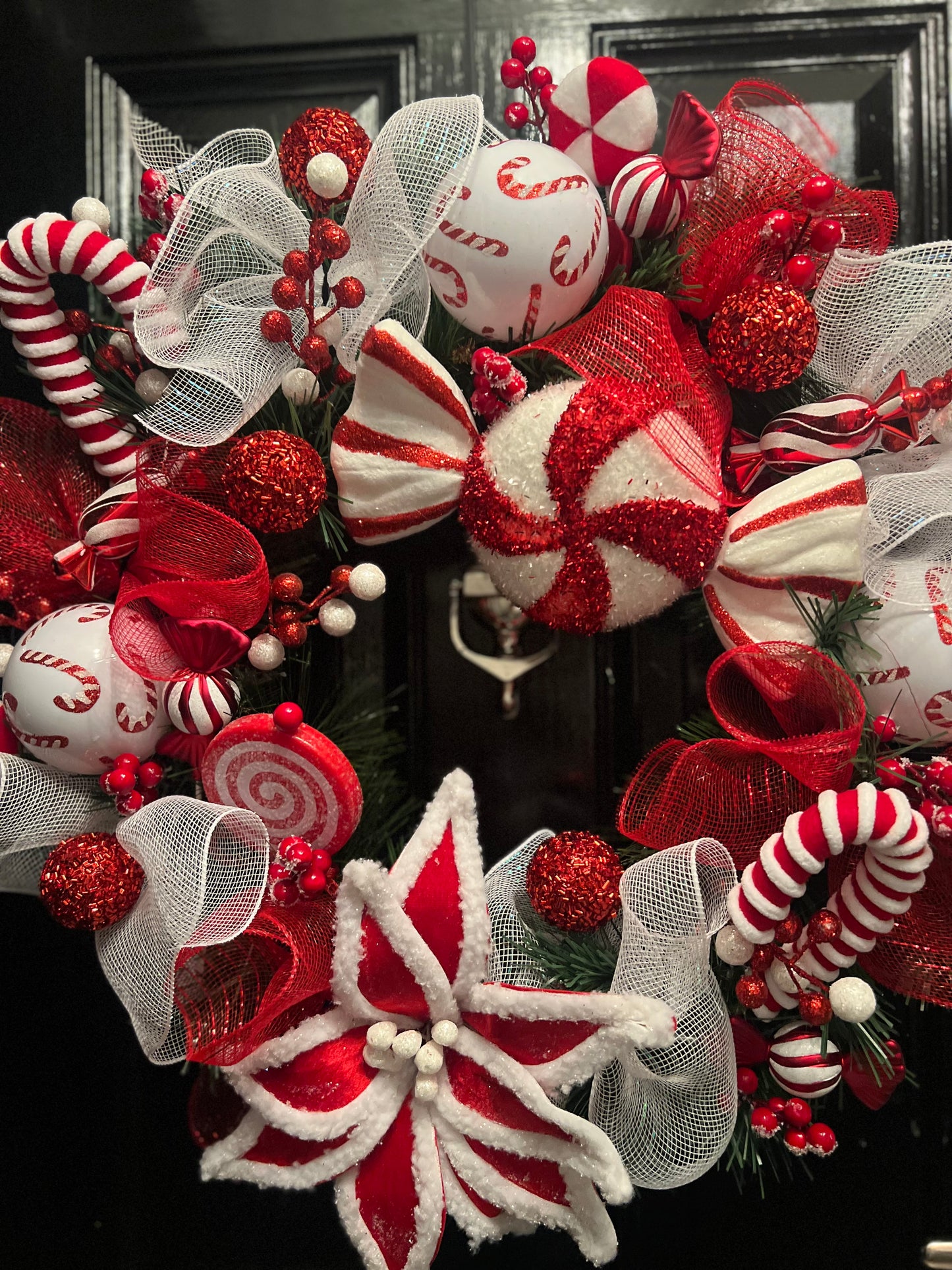 ***PRE ORDER -DESPATCH END 1ST WEEK DECEMBER*** 65cm DELUXE WREATH MESH RED WHITE CANDY