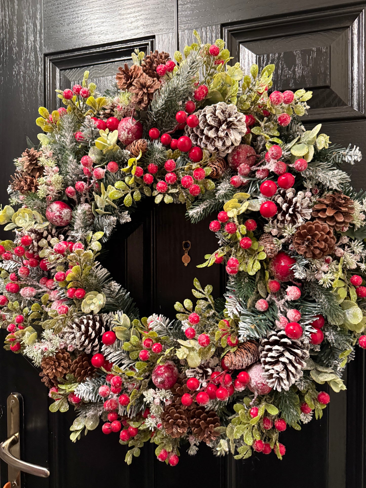 60cm FROSTED SNOWY VERY BERRY WINTER WREATH - IMMEDIATE DESPATCH