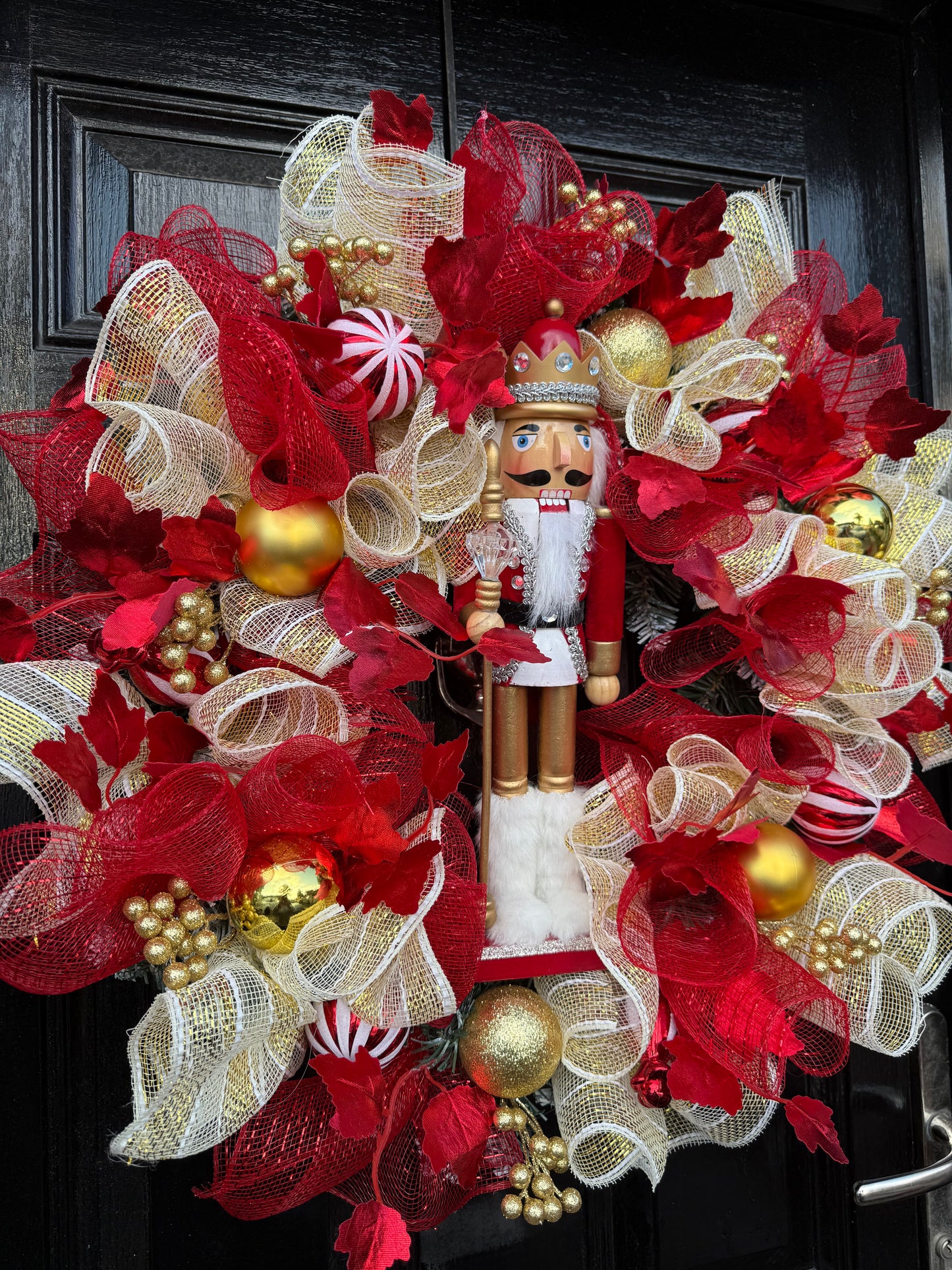 65cm FROSTED NUTCRACKER RED GOLD MIXED WREATH - IMMEDIATE DESPATCH