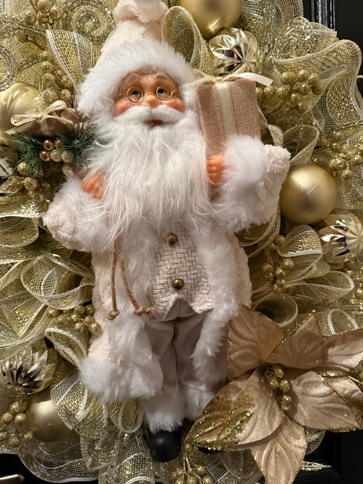 65cm DELUXE WINTER WONDERLAND GOLD /CREAM SANTA WREATH - IMMEDIATE DISPATCH