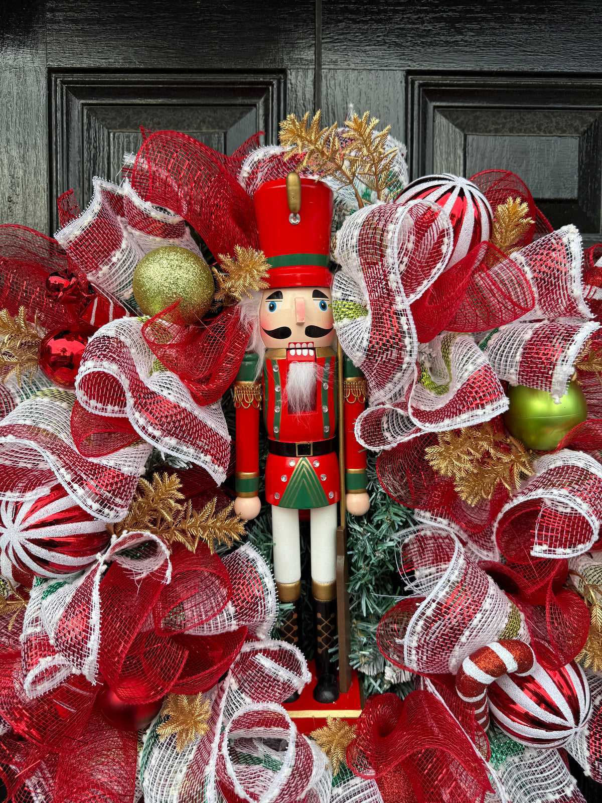 65cm FROSTED NUTCRACKER CANDY CANE MIXED WREATH - IMMEDIATE DESPATCH