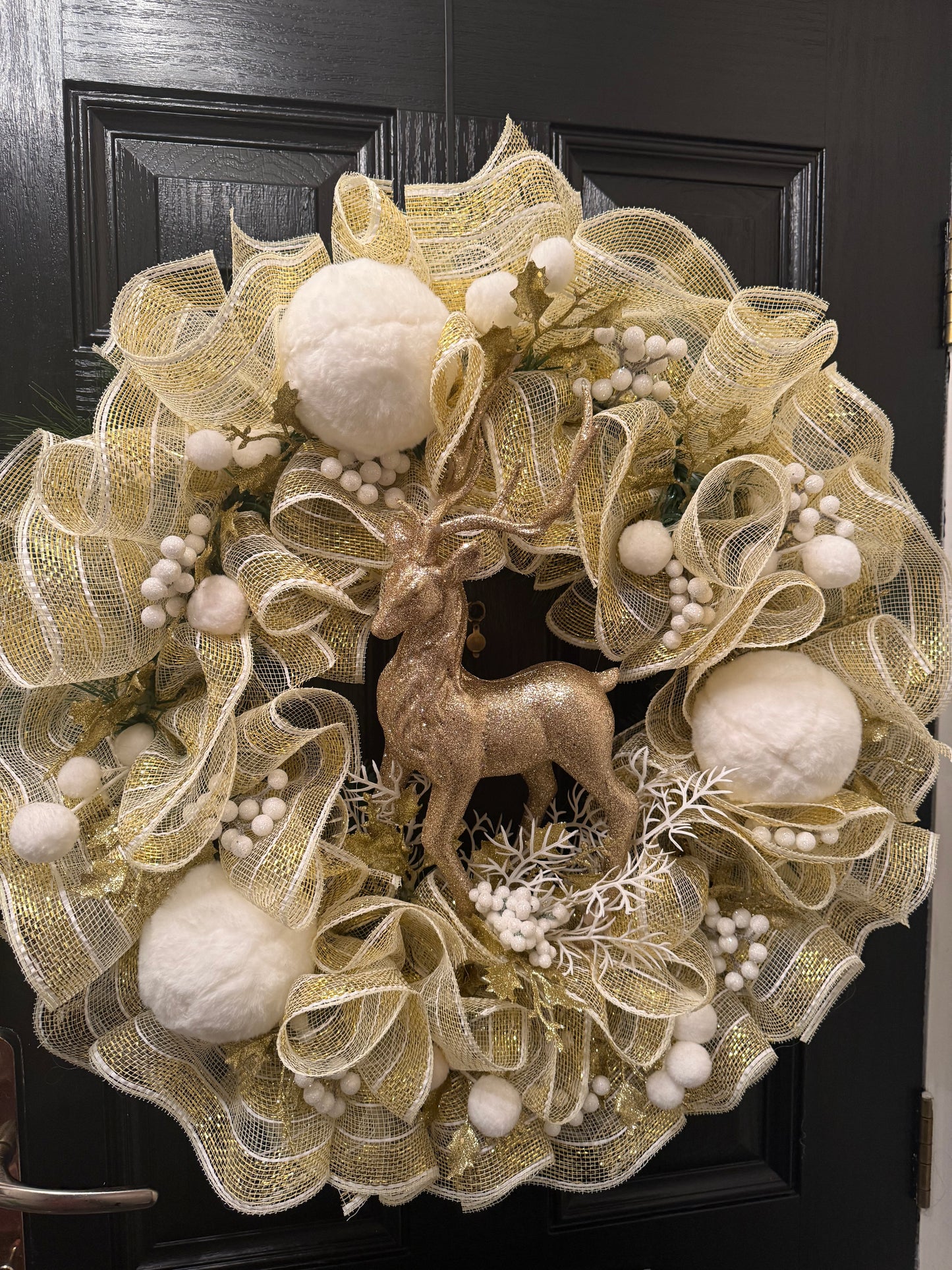 65cm GOLD GLITTER STAG SNOWBALL DELUXE WREATH - IMMEDIATE DESPATCH