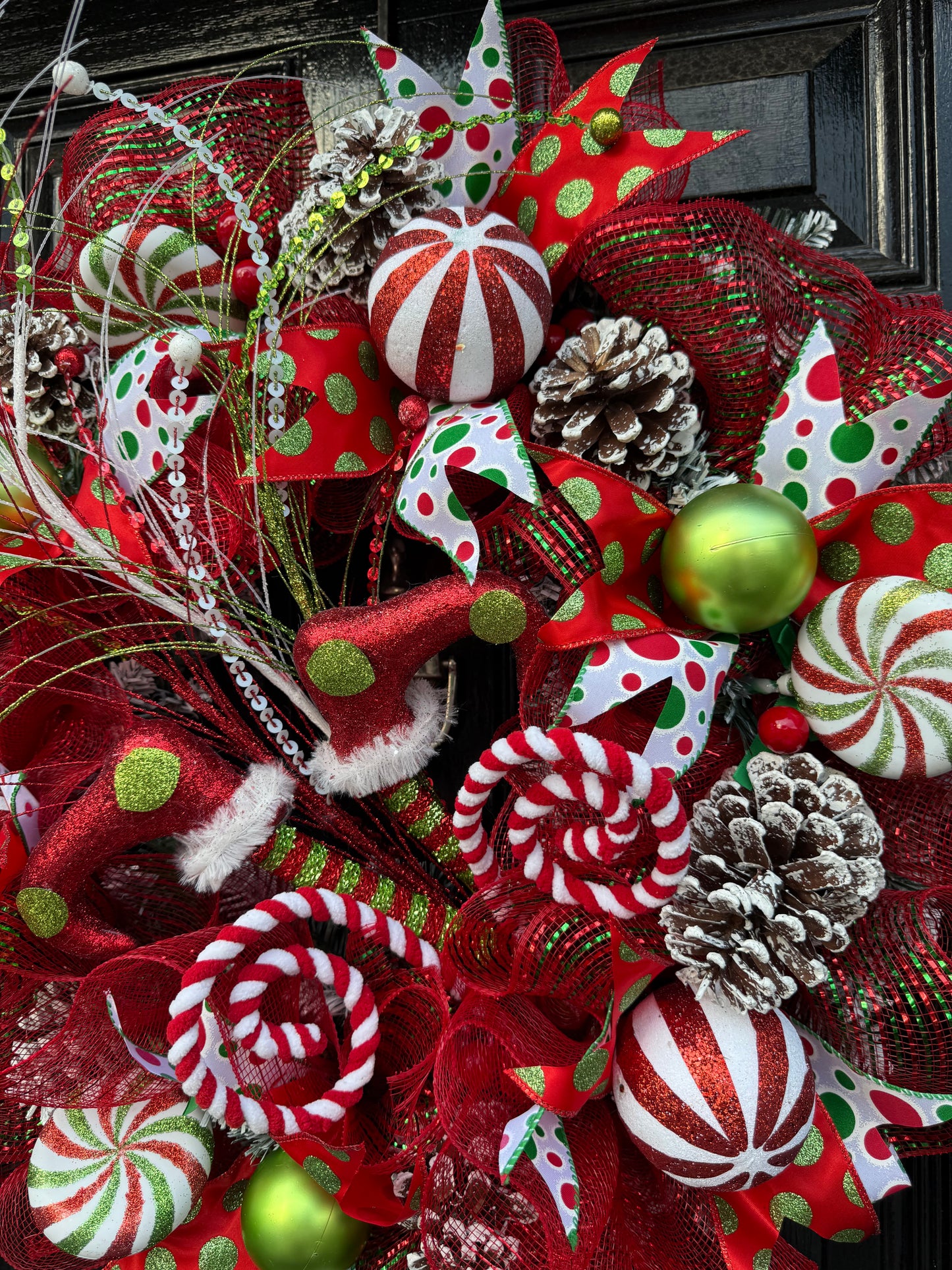 65cm ELF LEGS NOVELTY DELUXE  WREATH - IMMEDIATE DISPATCH