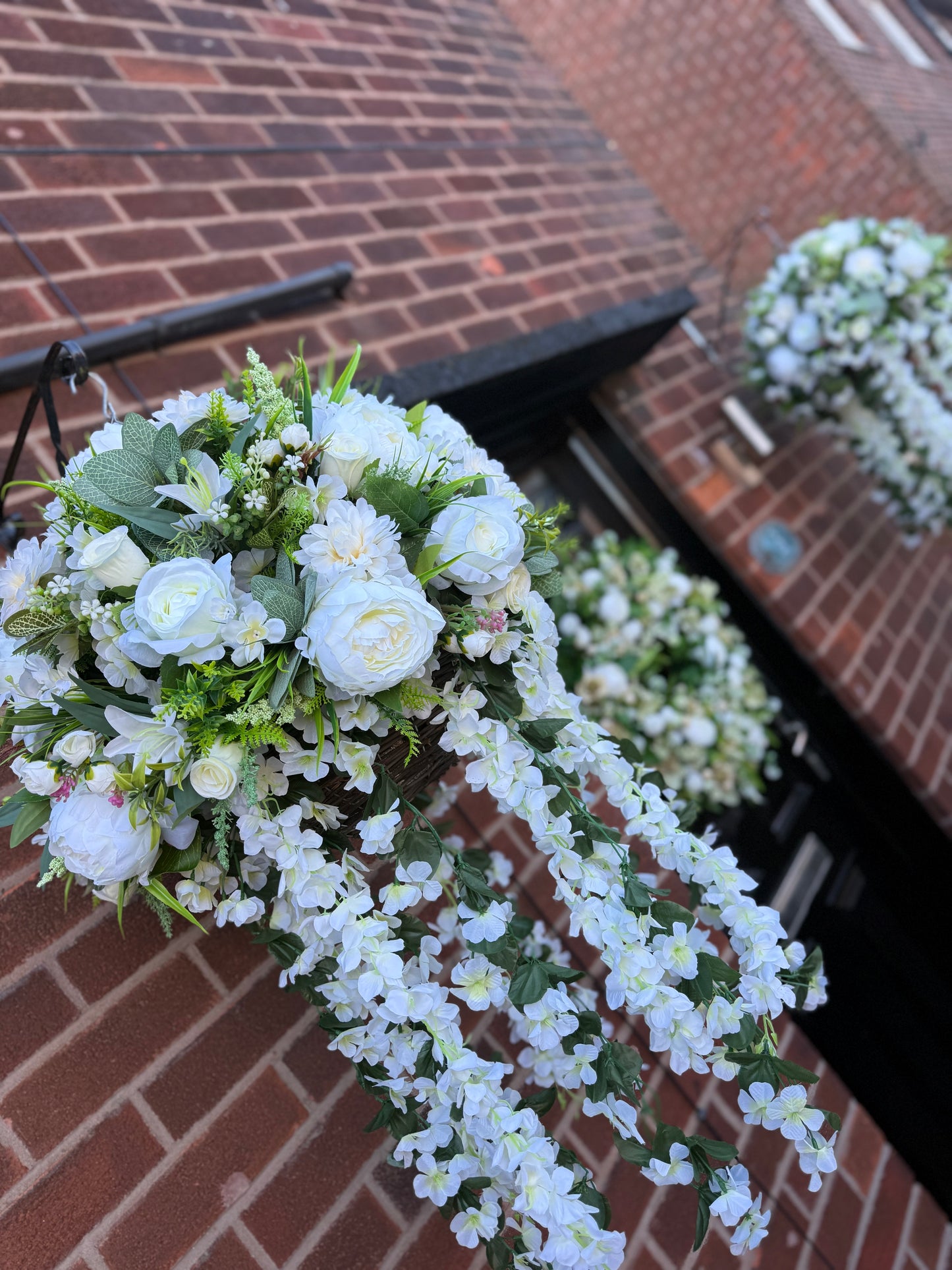 GIANT FLOWER BALL- IVORY/GREENERY MIX 10-14 days dispatch