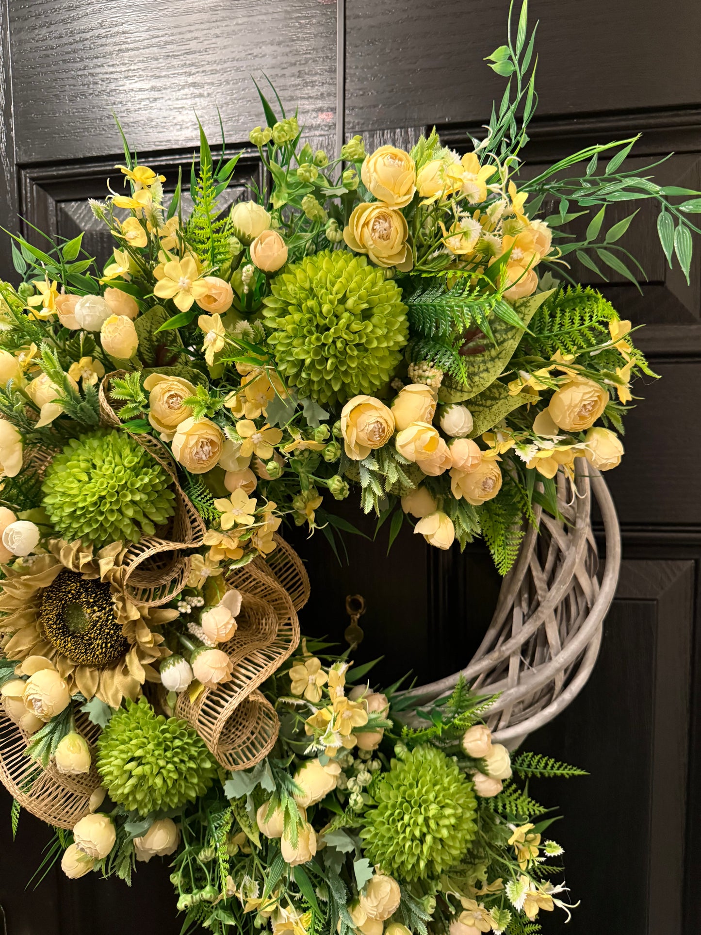 NEUTRAL FOLIAGE GREEN / LEMON ALL SEASON WICKER WREATH