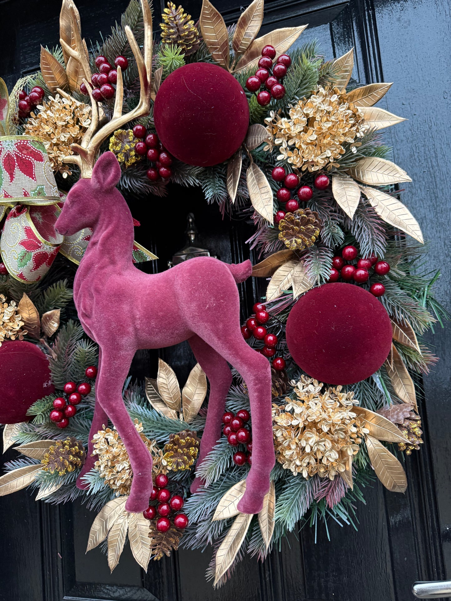 65cm DELUXE WREATH BURGUNDY/GOLD STAG