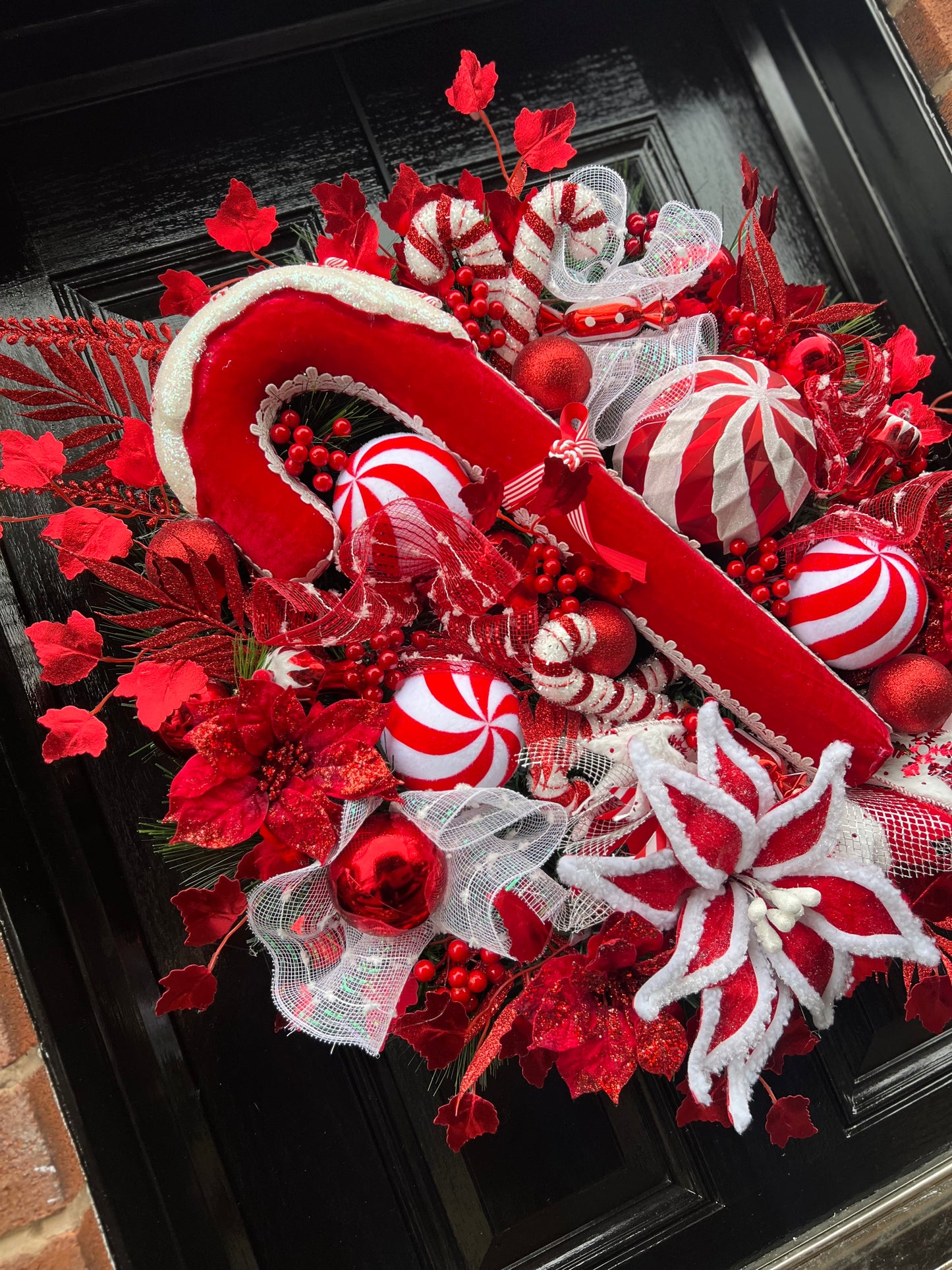 70cm CANDY CANE  DELUXE WREATH - **DESPATCH END 1st week DECEMBER**