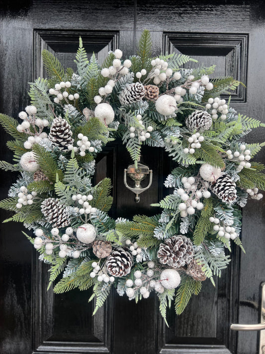 65cm DELUXE FOLIAGE WHITE BERRY/APPLE WINTER WREATH - IMMEDIATE DESPATCH