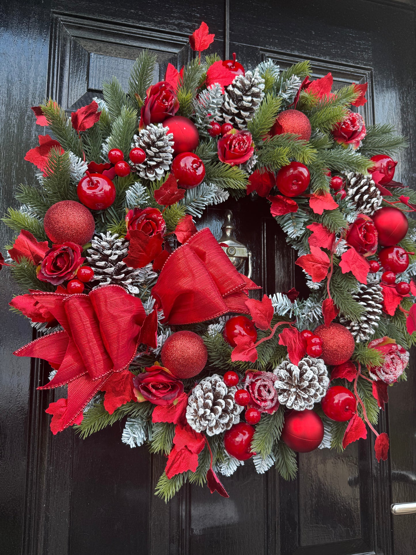 60cm DELUXE TRADITIONAL ROSE BERRY APPLE FOLIAGE WREATH