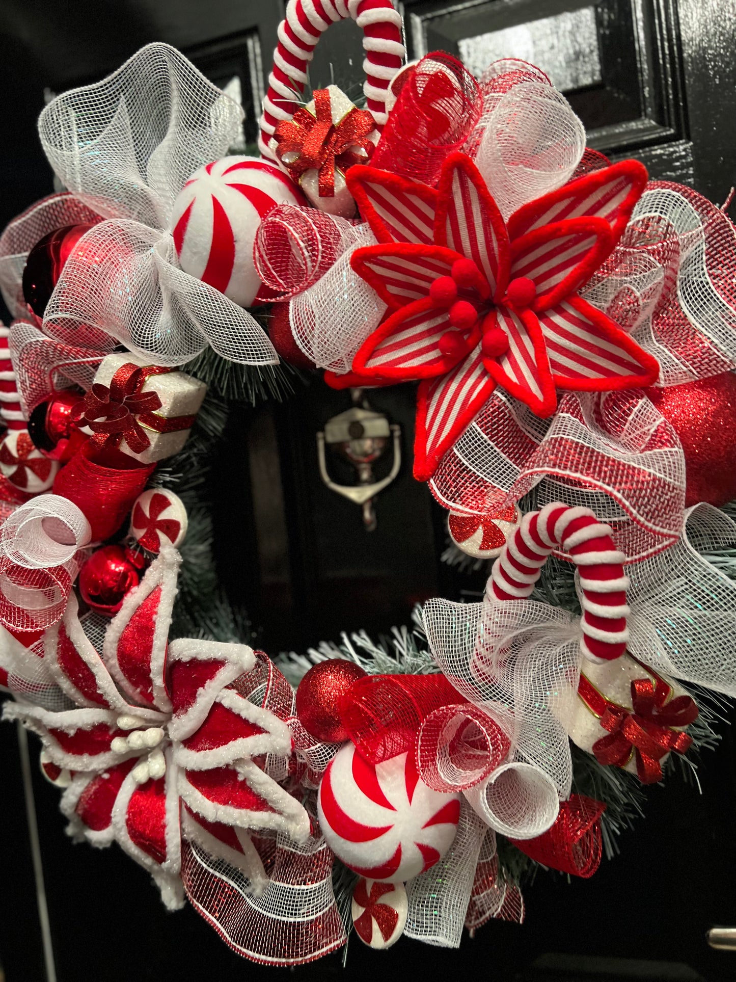 65cm DELUXE WREATH MESH RED WHITE CANDY - PRE ORDER TO BE DESPATCHED *** EARLY DECEMBER***