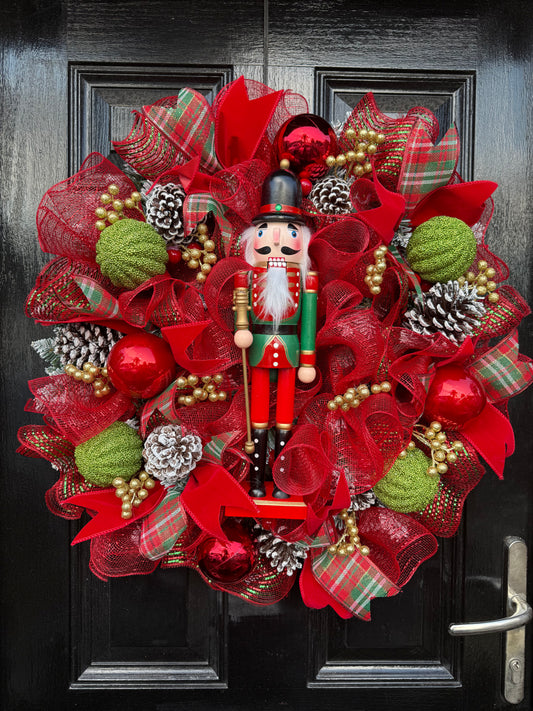 65cm TRADITIONAL MESH NUTCRACKER MIXED WREATH - IMMEDIATE DESPATCH