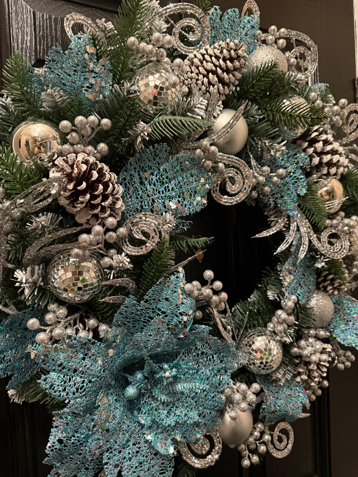 60cm FROSTED DELUCE ICE BLUE & SILVER MIRRORBALL GLITTER WREATH