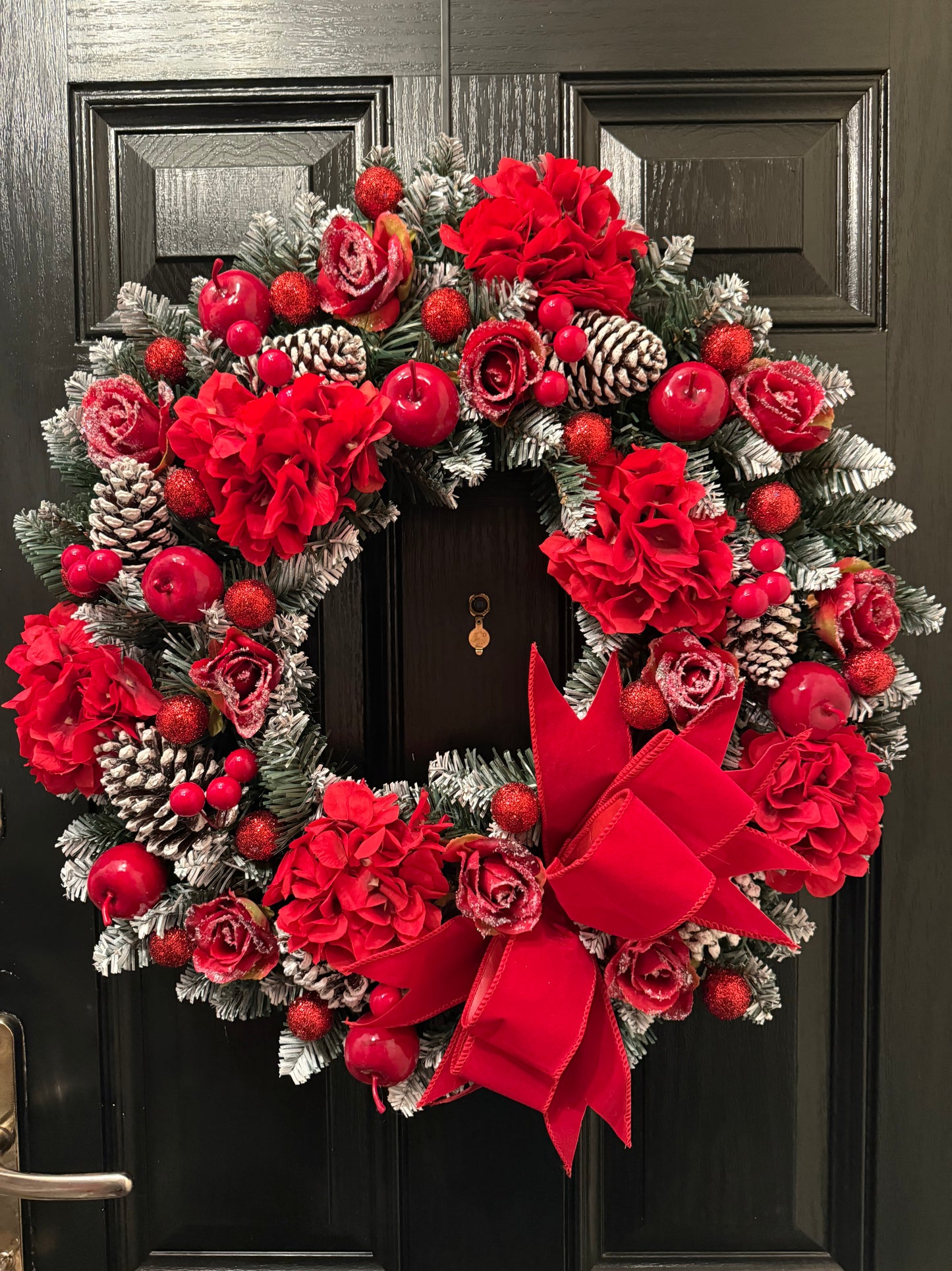 60cm DELUXE FOLIAGE TRADITIONAL APPLE FROSTED ROSE VERY BERRY WREATH - IMMEDIATE DESPATCH