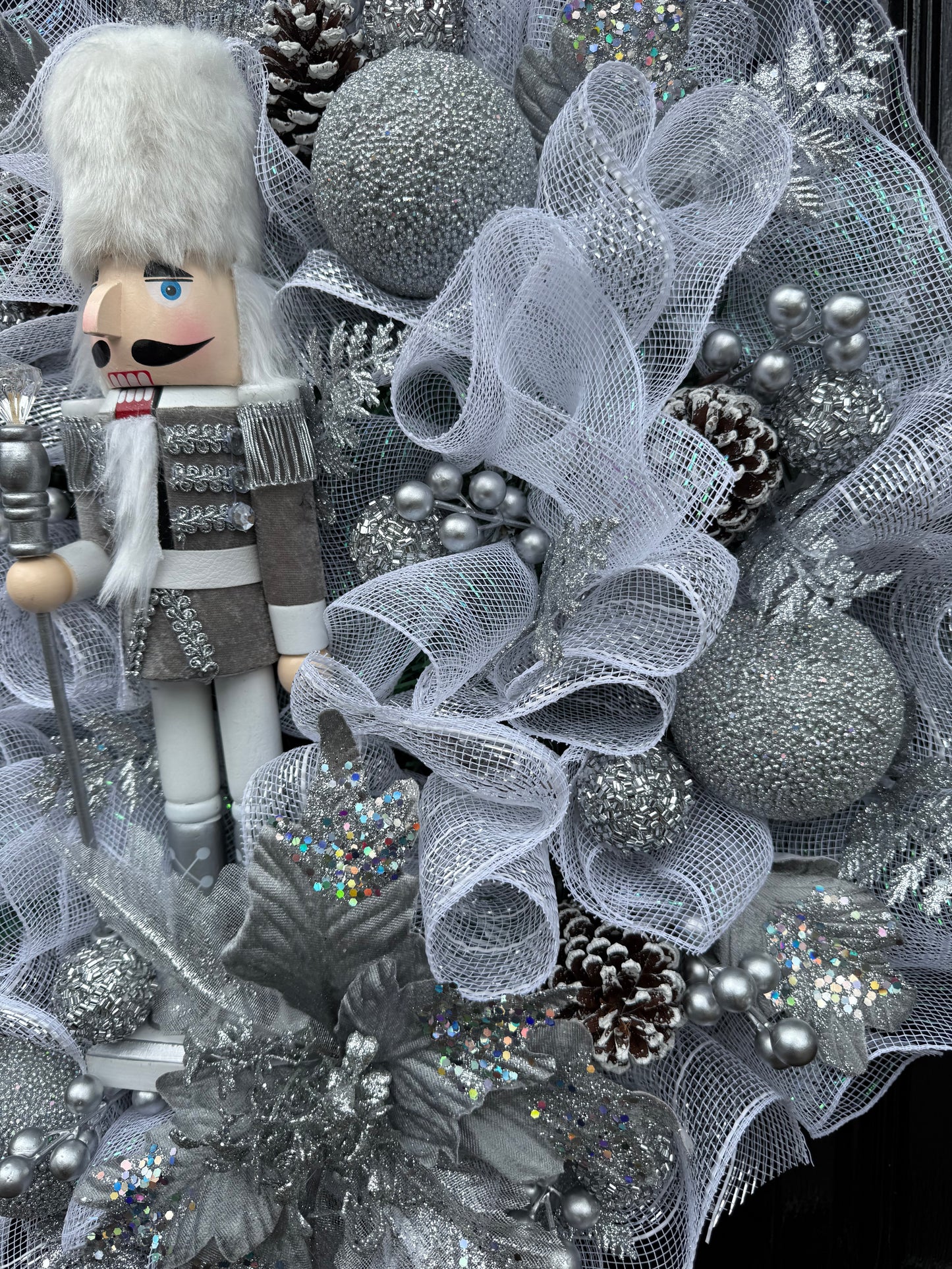 65cm SUPER DELUXE SILVER /WHITE SPARKLE NUTCRACKER BAUBLE FULL WREATH