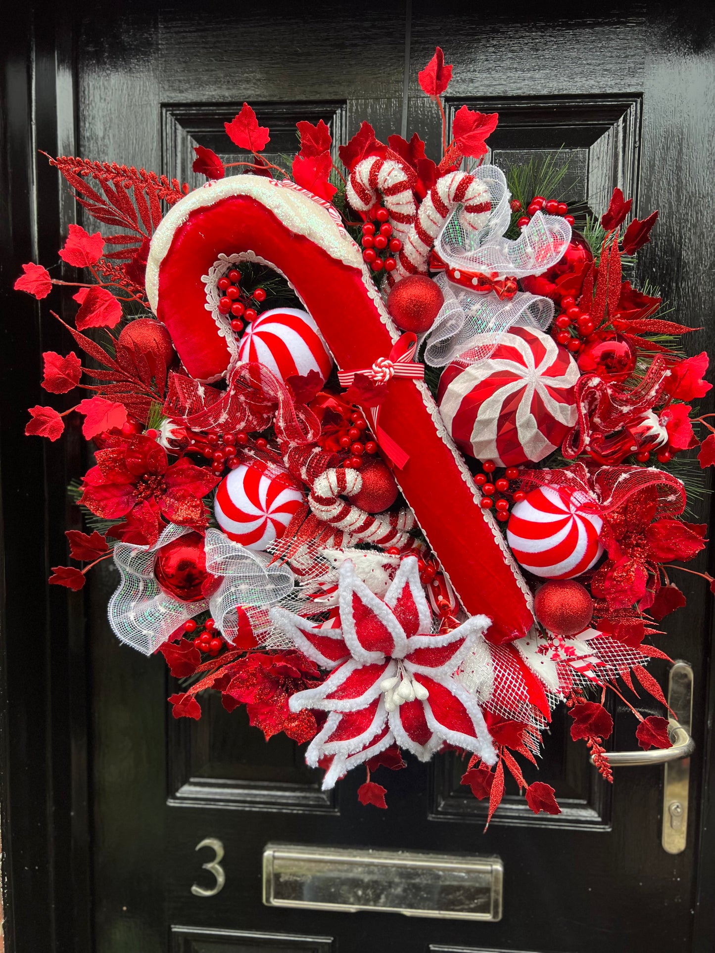 70cm CANDY CANE  DELUXE WREATH - **DESPATCH END 1st week DECEMBER**