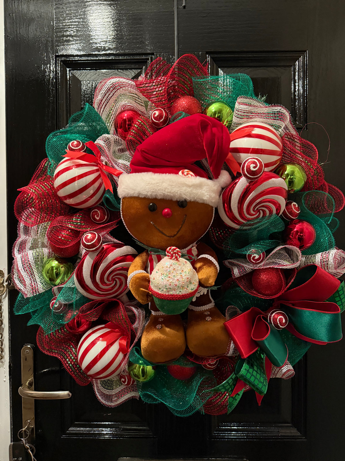 65cm DELUXE GINGEBREAD CANDYLAND MESH MIXED WREATH