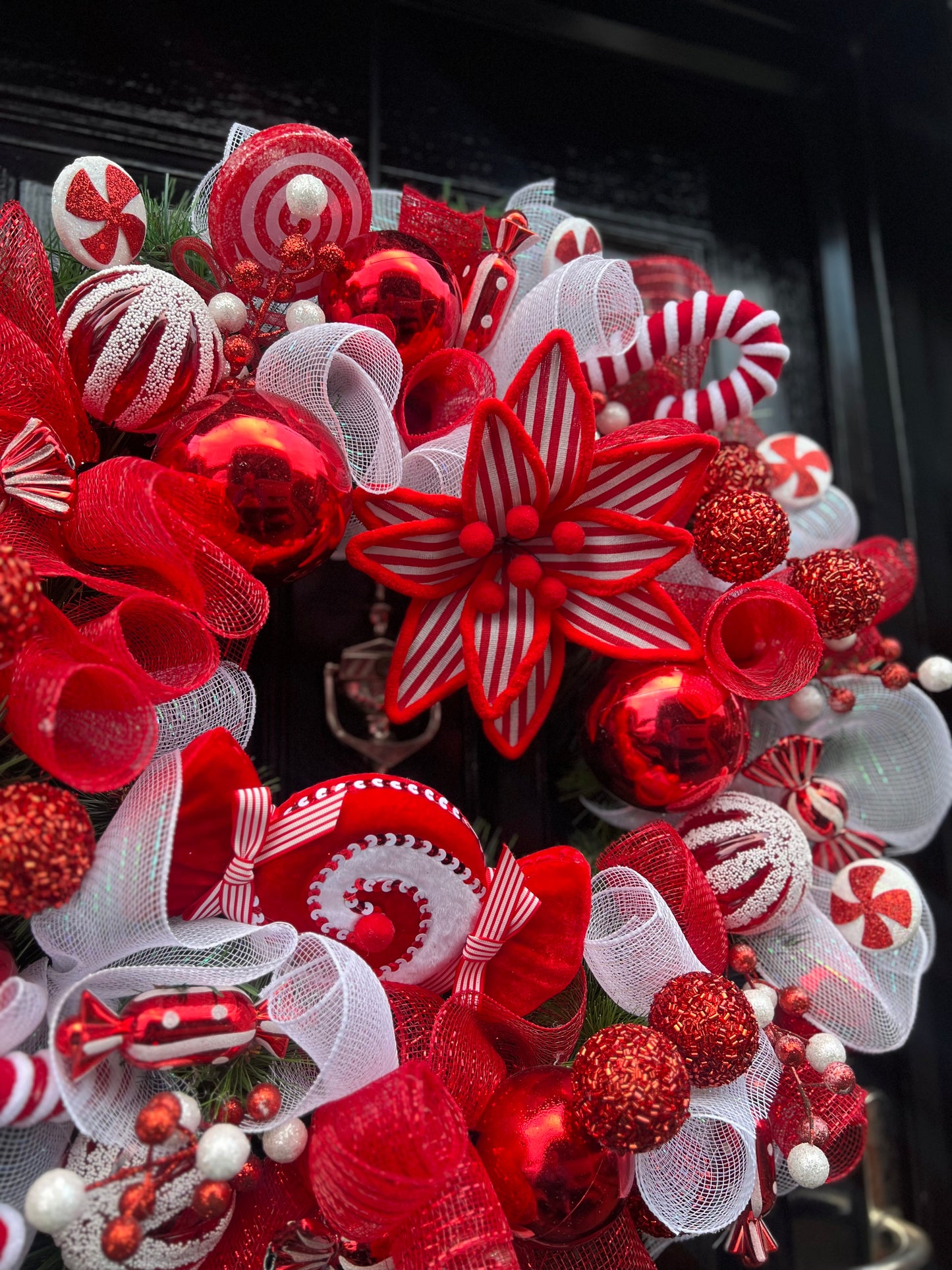 65cm FULL DELUXE WREATH MESH RED WHITE CANDY - DESPATCH END 1ST WEEK OF DECEMBER