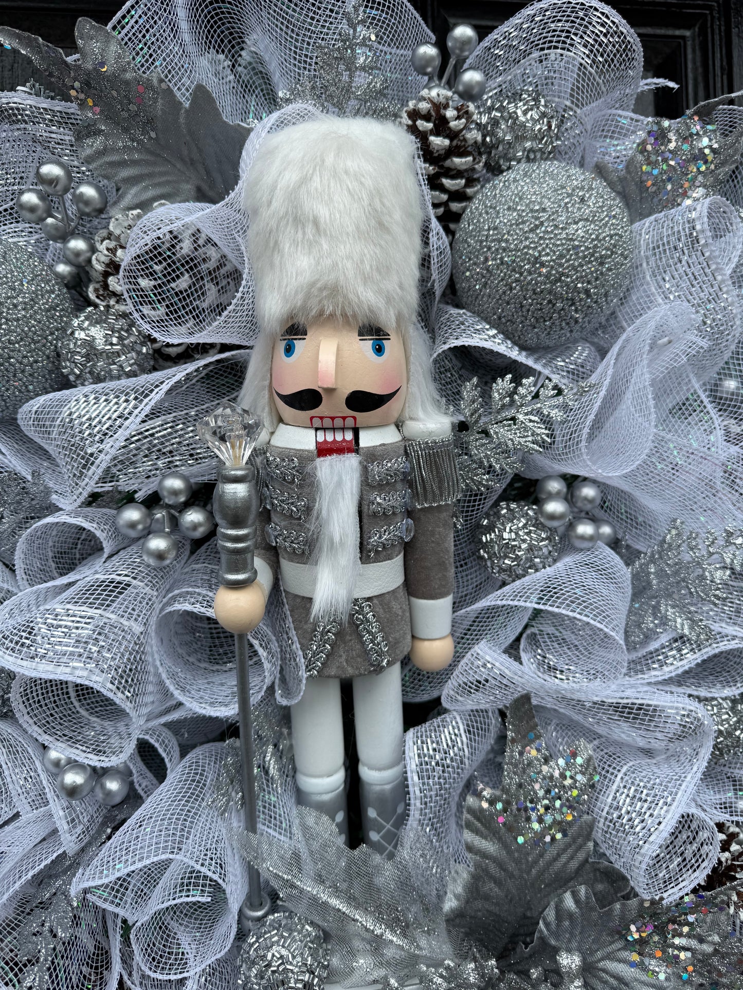 65cm SUPER DELUXE SILVER /WHITE SPARKLE NUTCRACKER BAUBLE FULL WREATH