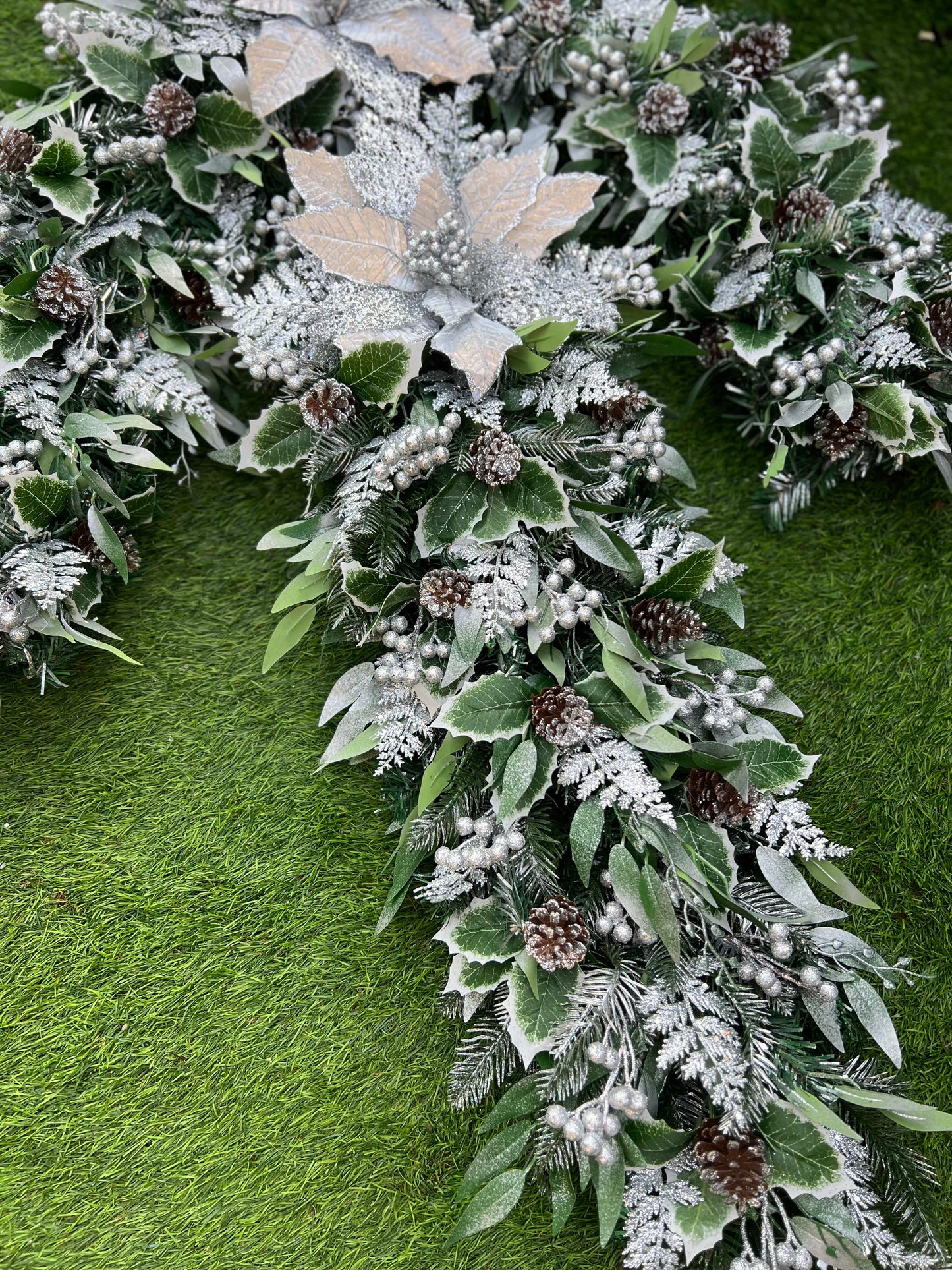 ***DESPATCH END 1st week of December *** MATCHING DOOR SWAG AND 1.25metre GARLAND