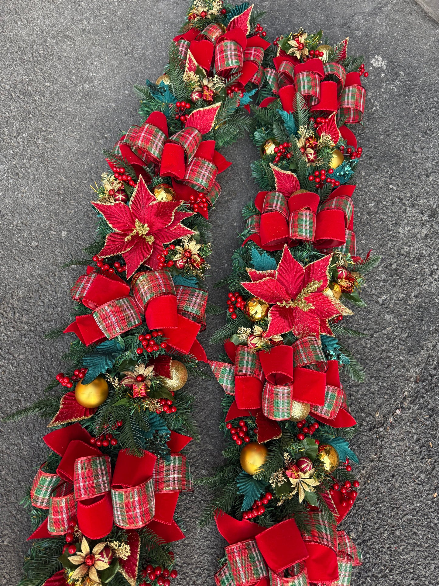 DELUXE TRADITIONAL RED GREEN GOLD 1.35metre GARLAND - PRE ORDER DESPATCH EARLY TO MID OCTOBER