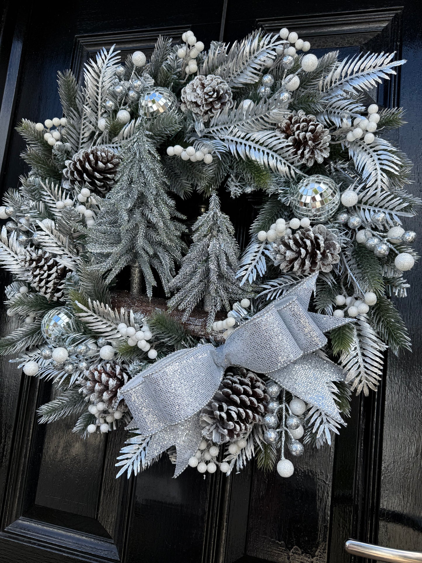 65cm DELUXE WINTER WONDERLAND FROSTED SILVER TREE MIRROR BALL WREATH - IMMEDIATE DESPATCH