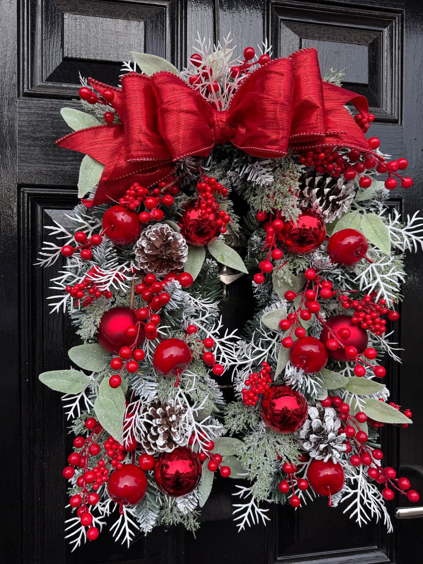 DELUXE RED FROSTED FOLIAGE HORSESHOE SWAG