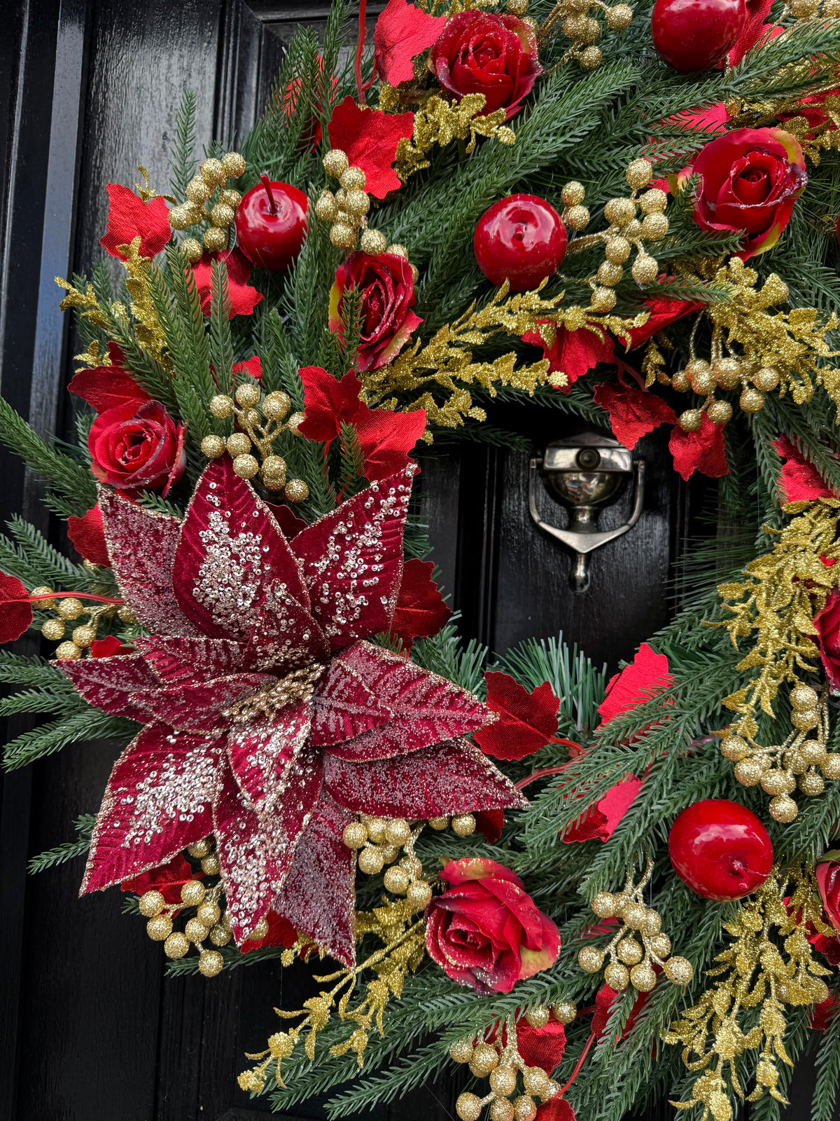 60cm DELUXE TRADITIONAL NORFOLK SPRUCE DEEP RED / GOLD WREATH