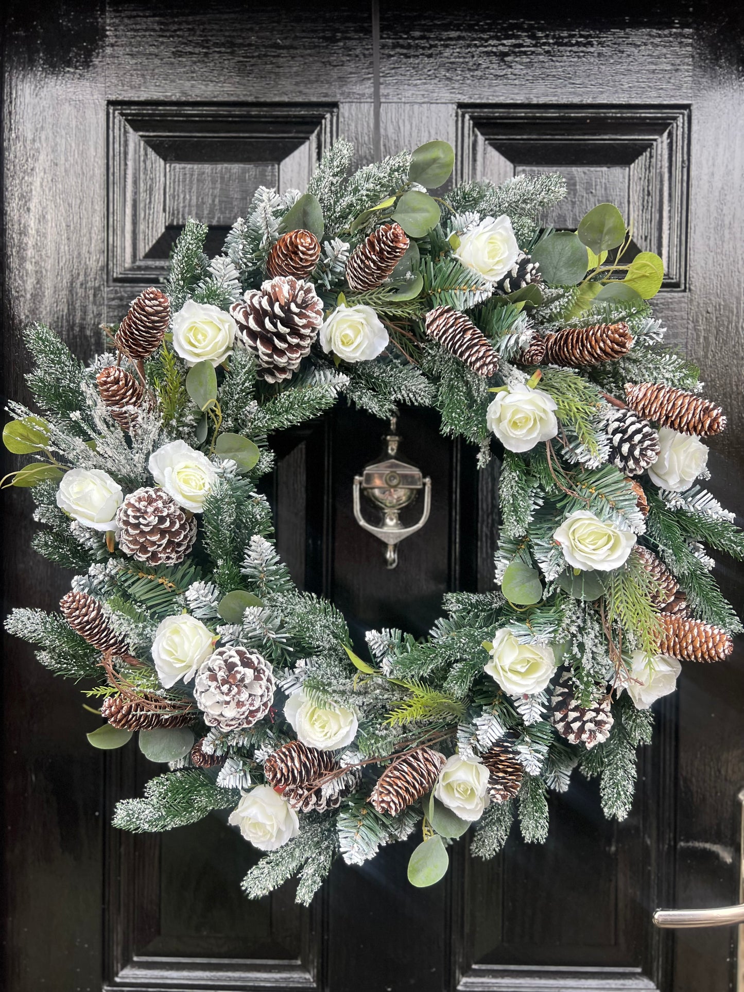 60cm DELUXE FROSTED WREATH WOODLAND/FROSTED ROSES