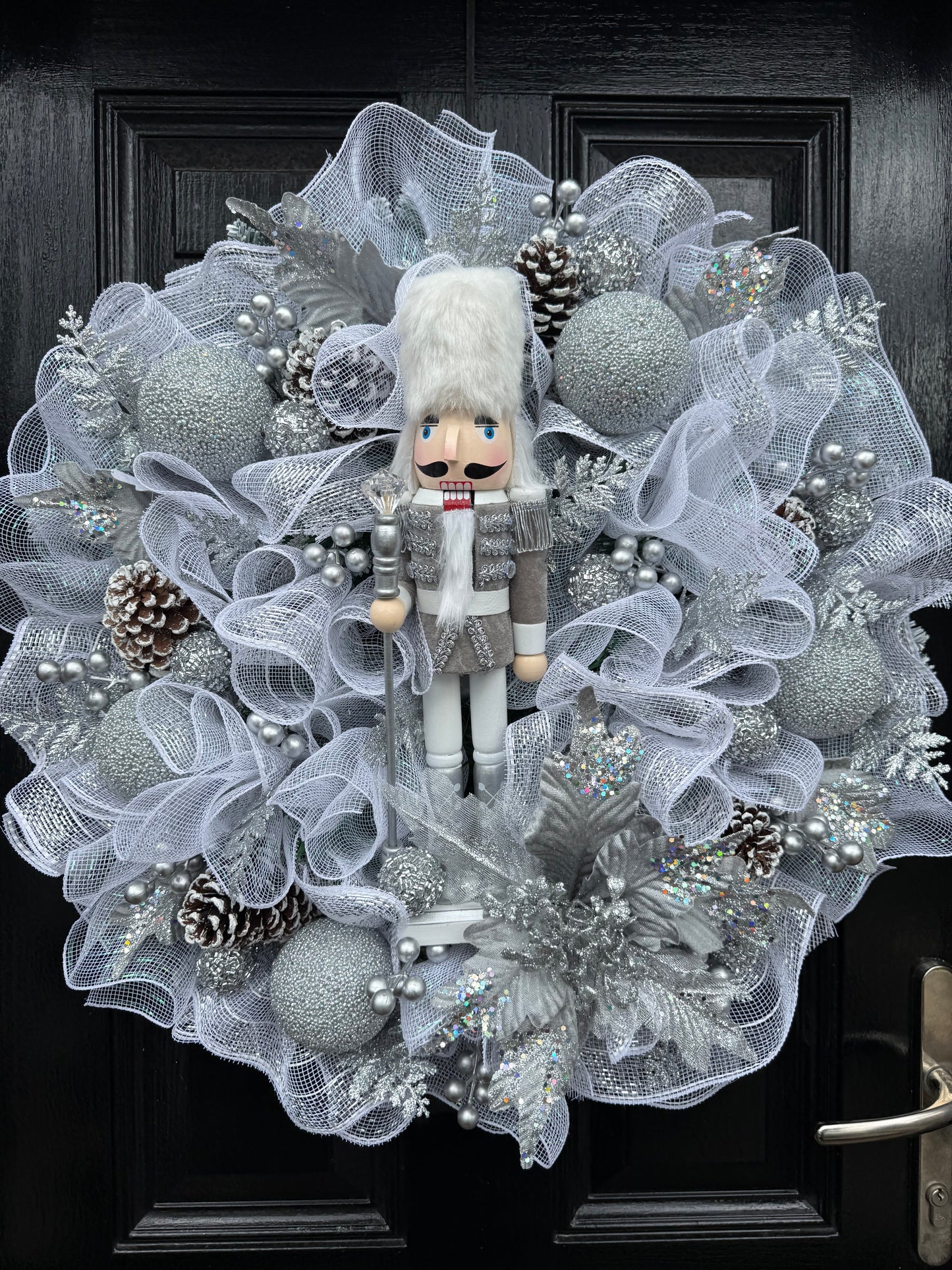 65cm SUPER DELUXE SILVER /WHITE SPARKLE NUTCRACKER BAUBLE FULL WREATH