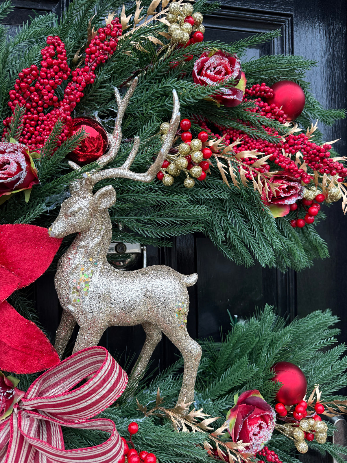 65-70cm DELUXE MOON STAG WREATH TRADITIONAL RED & GOLD