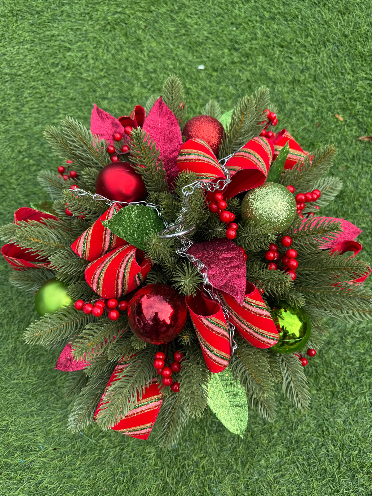 DISPATCH LATE OCTOBER - 12inch ROUND RED GREEN GLITTER  CHRISTMAS HANGING BASKET