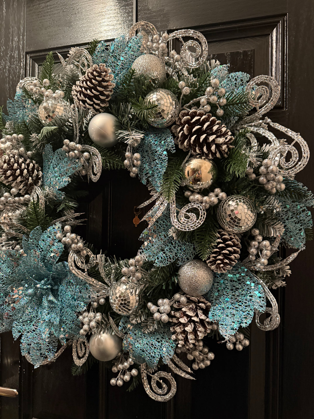 60cm FROSTED DELUCE ICE BLUE & SILVER MIRRORBALL GLITTER WREATH