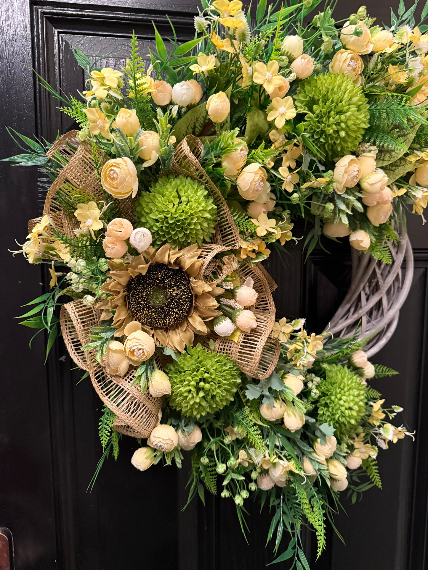 NEUTRAL FOLIAGE GREEN / LEMON ALL SEASON WICKER WREATH