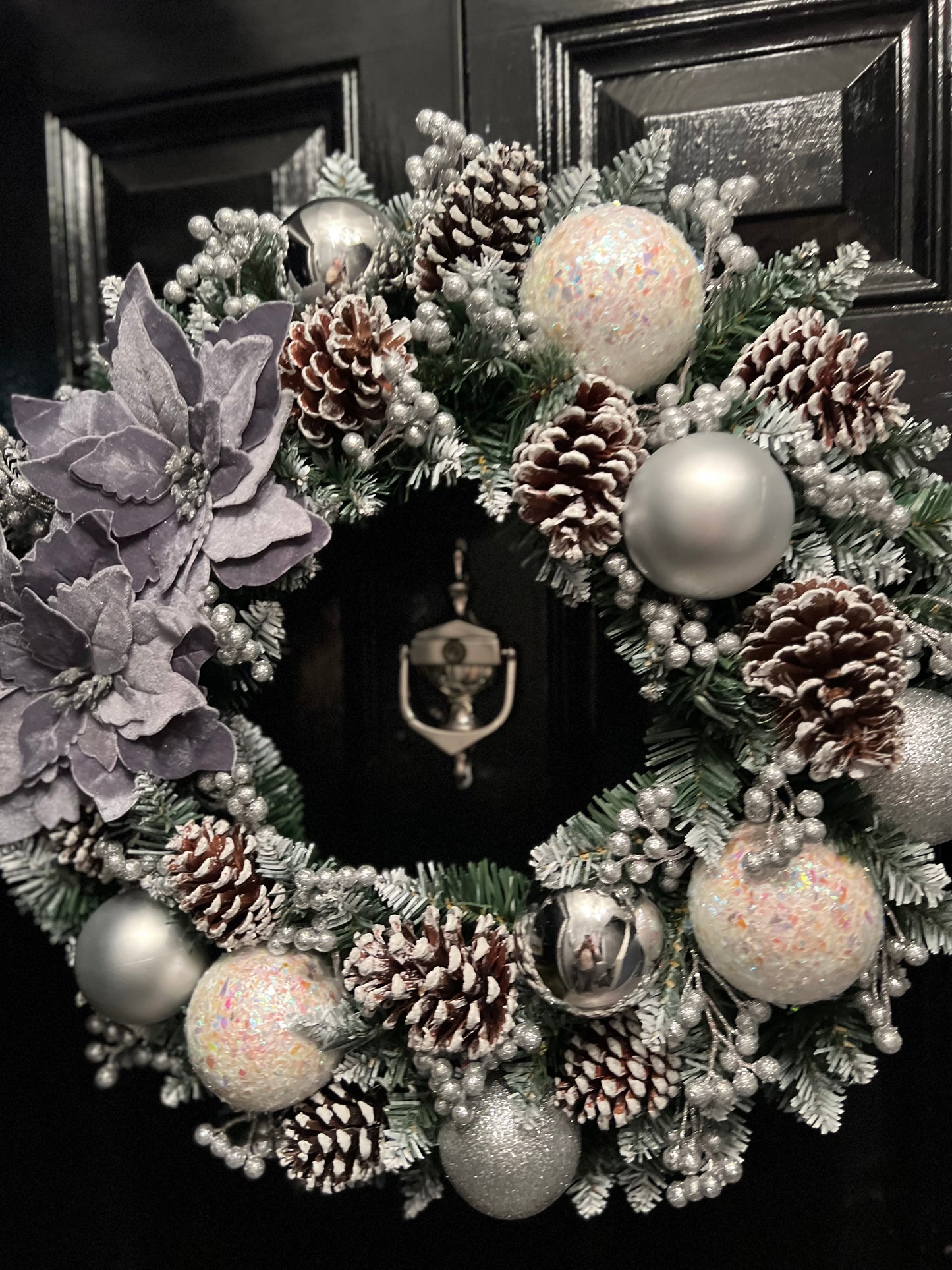 60cm DELUXE WHITE SILVER SNOWBALL WREATH - IMMEDIATE DESPATCH