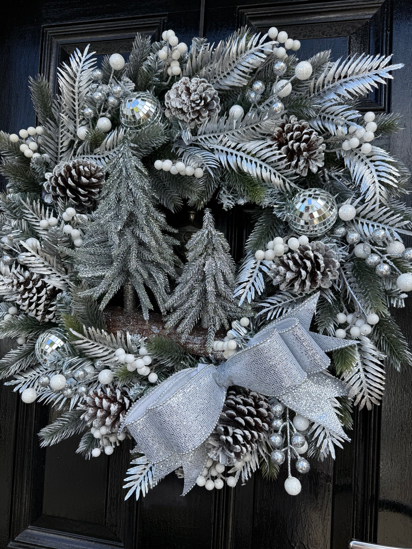 65cm DELUXE WINTER WONDERLAND FROSTED SILVER TREE MIRROR BALL WREATH - IMMEDIATE DESPATCH