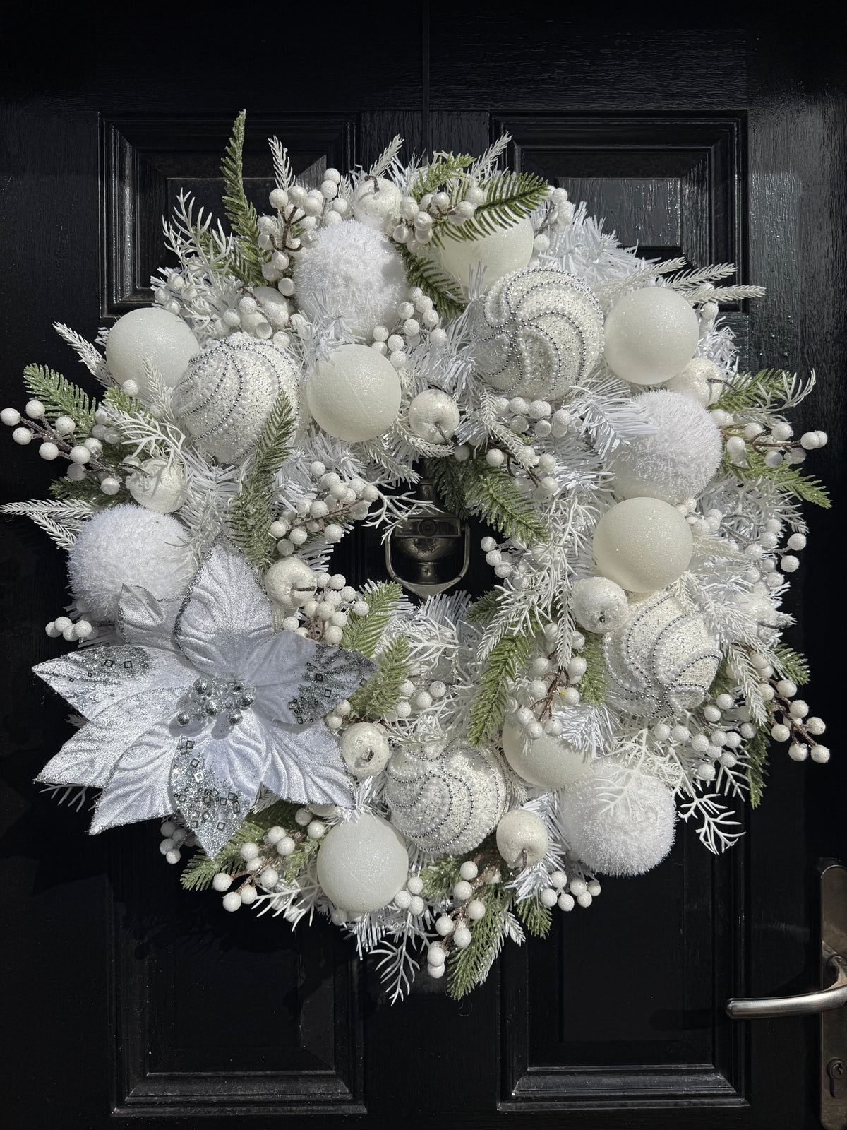 60cm WHITE WINTER WONDERLAND GLITTER WREATH