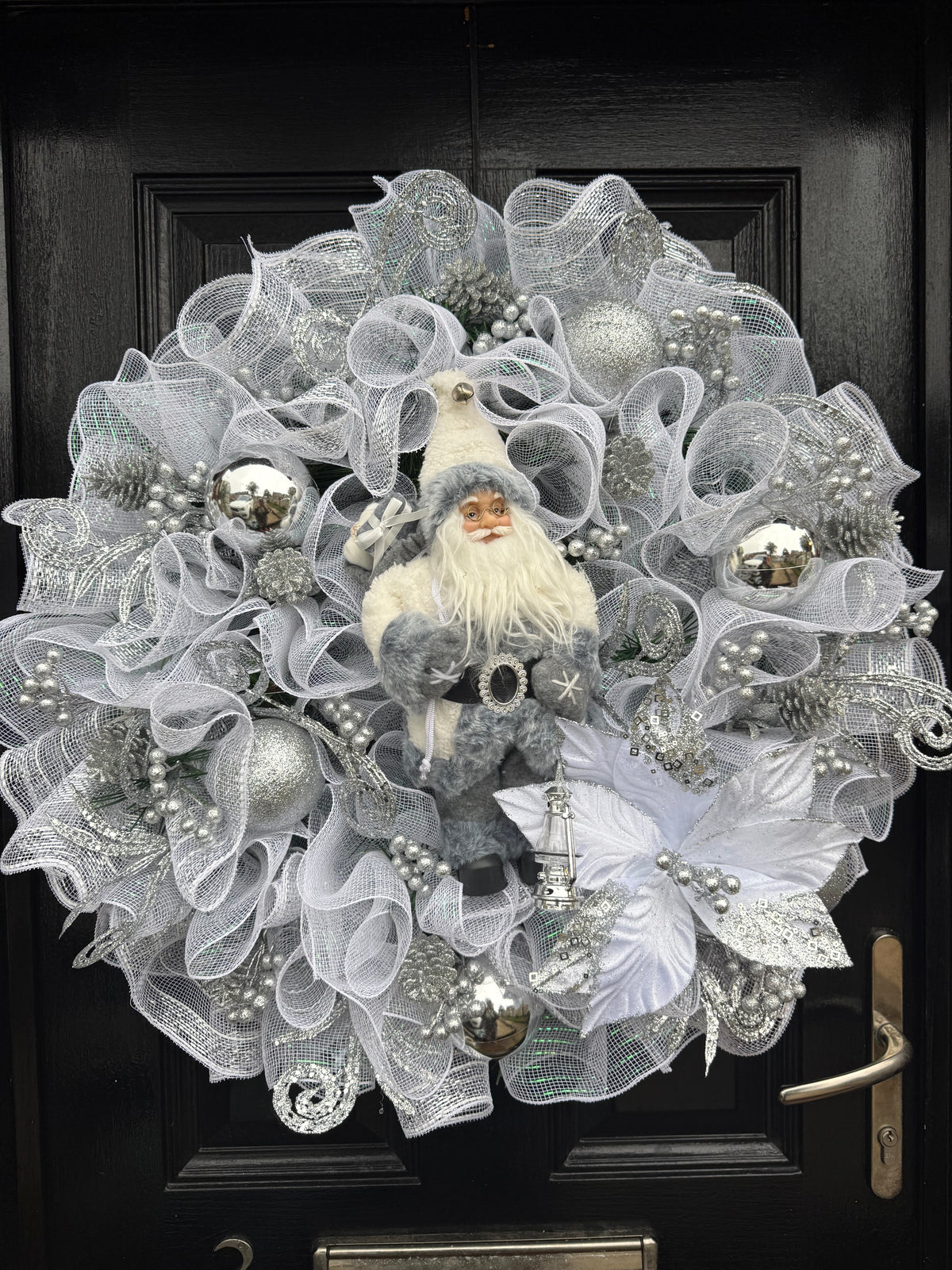 70cm DELUXE SPARKLE SILVER SANTA FOLIAGE GLITTER WREATH