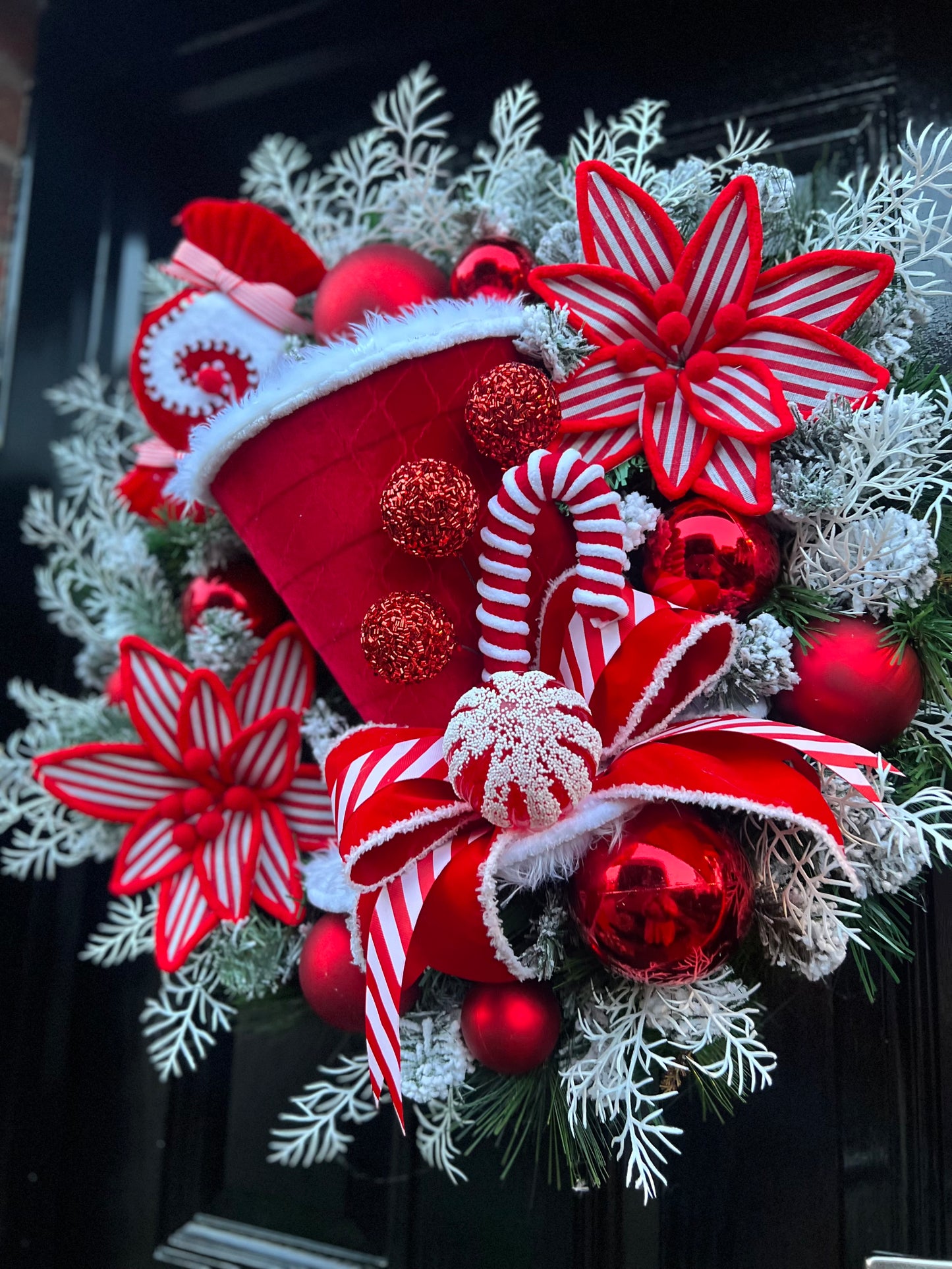 65cm SUPER DELUXE GIANT CANDY TOP HAT WREATH RED/WHITE - **DESPATCH END 1st week DECEMBER**