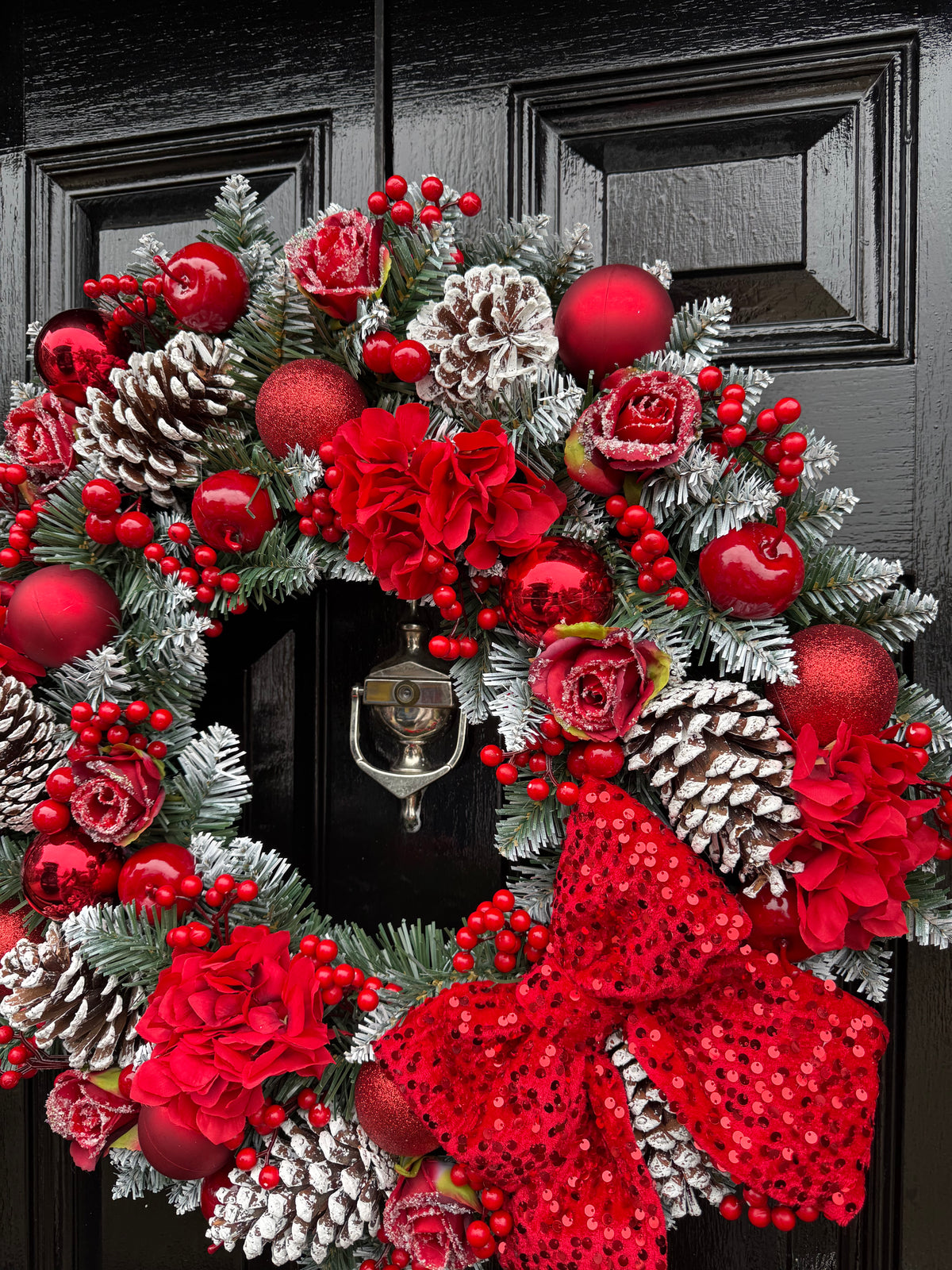 60cm DELUXE TRADITIONAL RED ROSE BAUBLE SEQUIN BOW MIXED WREATH - IMMEDIATE DESPATCH