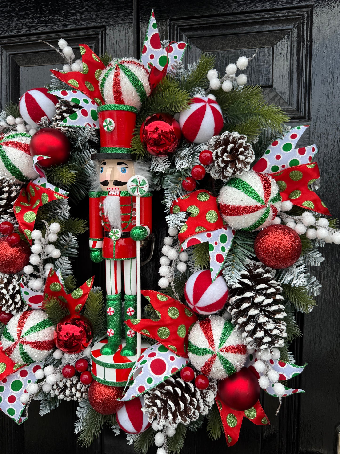 65cm FROSTED NUTCRACKER CANDY CANE MIXED WREATH - IMMEDIATE DESPATCH
