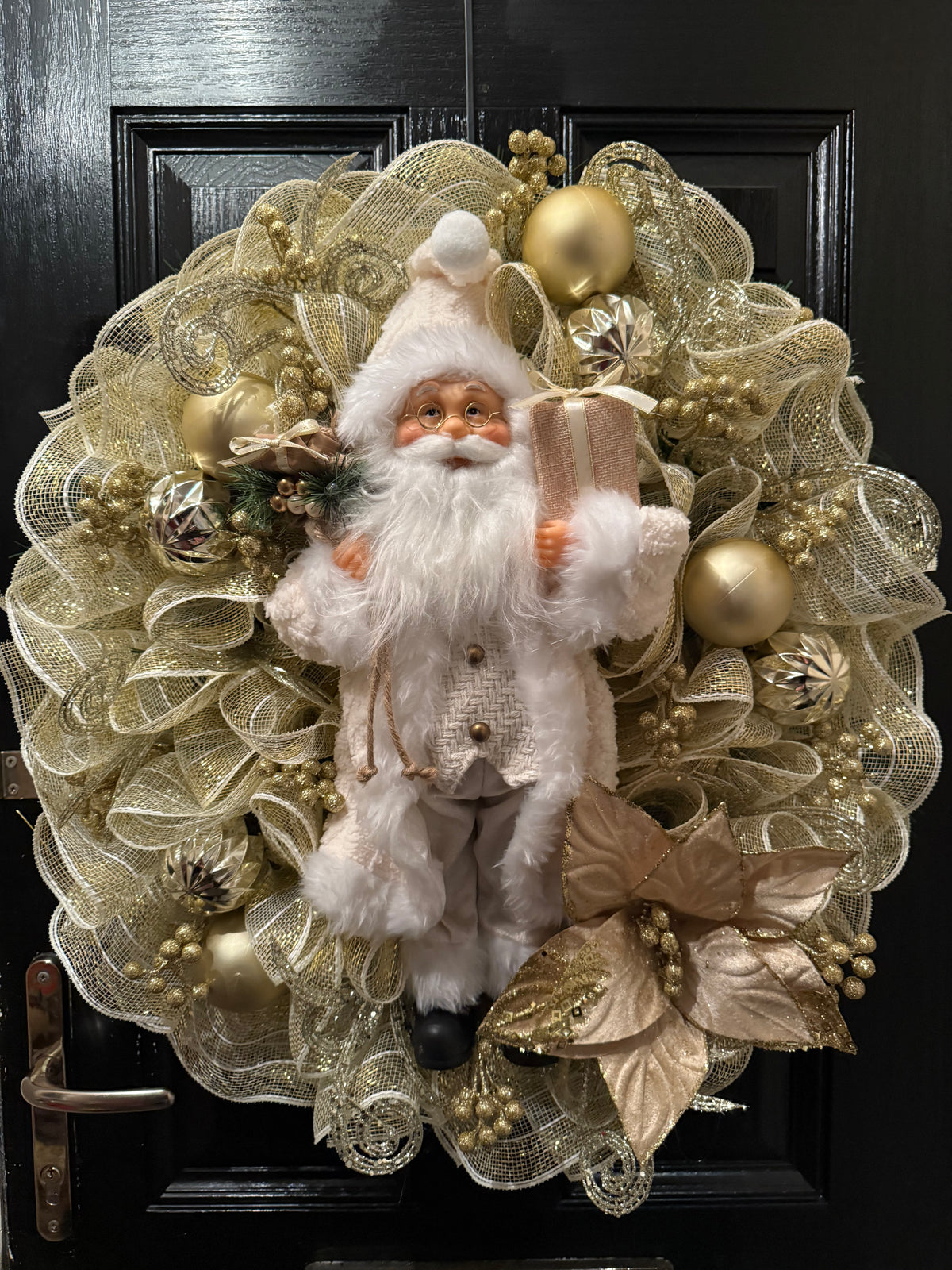 65cm DELUXE WINTER WONDERLAND GOLD /CREAM SANTA WREATH - IMMEDIATE DISPATCH