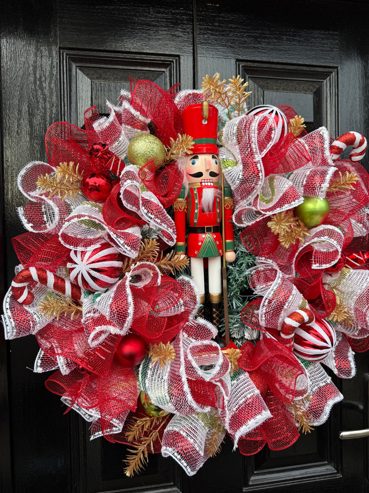 65cm FROSTED NUTCRACKER CANDY CANE MIXED WREATH - IMMEDIATE DESPATCH