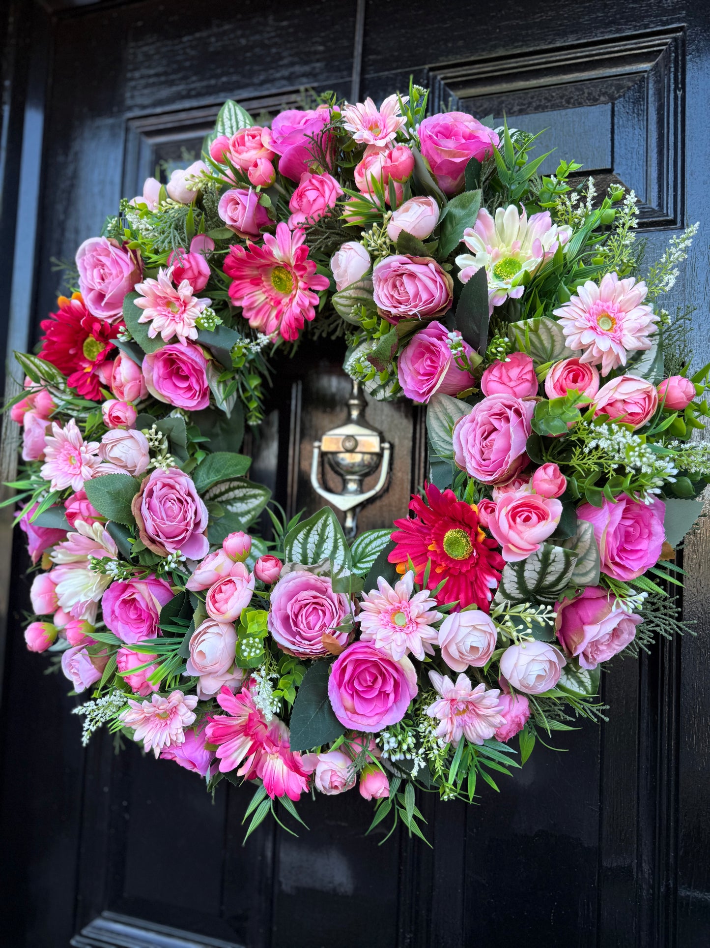 60cm DELUXE THICK FOLIAGE AND MIXED PINK ROSE/GERBERA WREATH