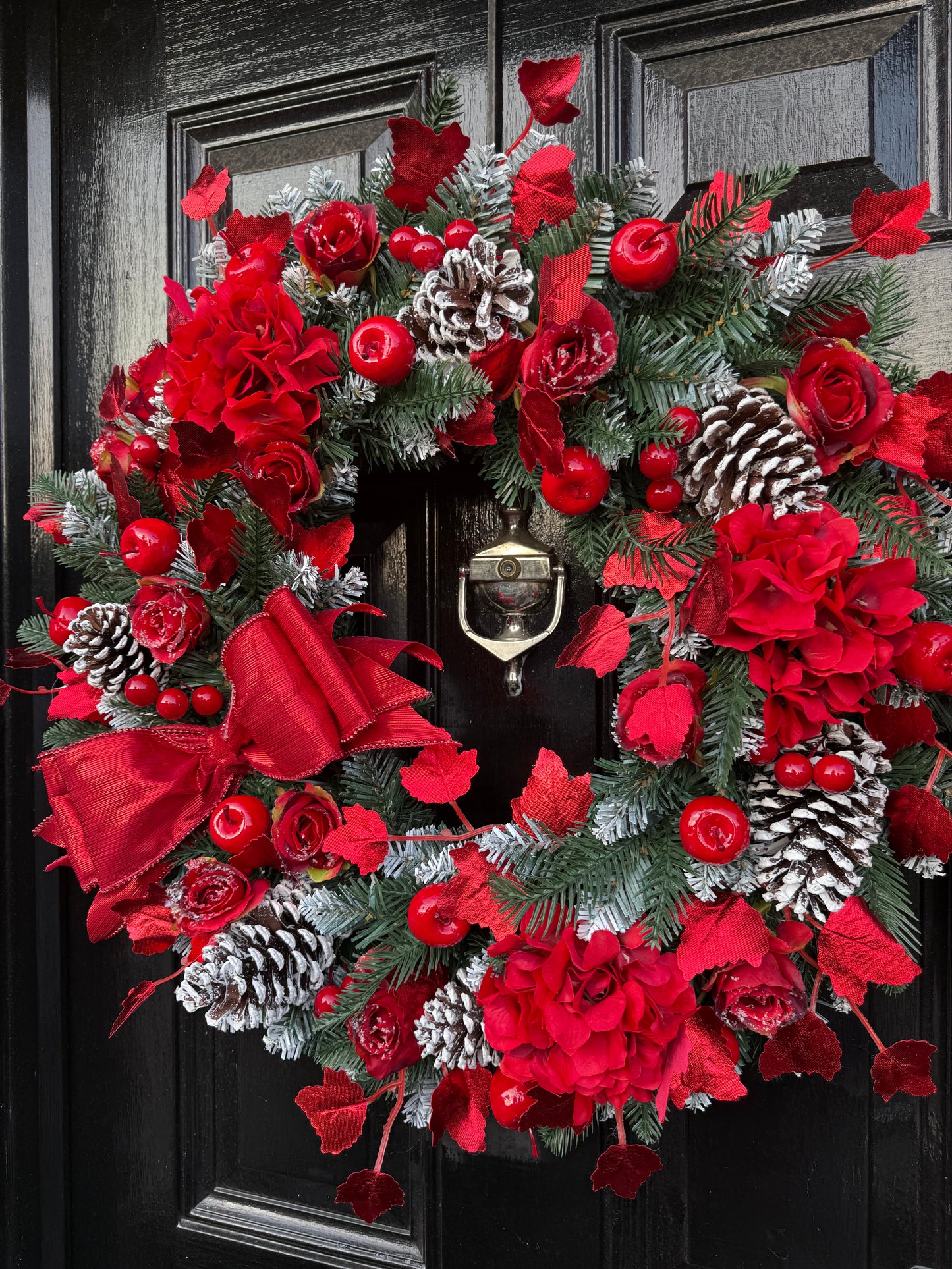 65CM DELUXE FOLIAGE RED TRADITIONAL APPLE FROSTED ROSE WREATH - IMMEDIATE DISPATCH