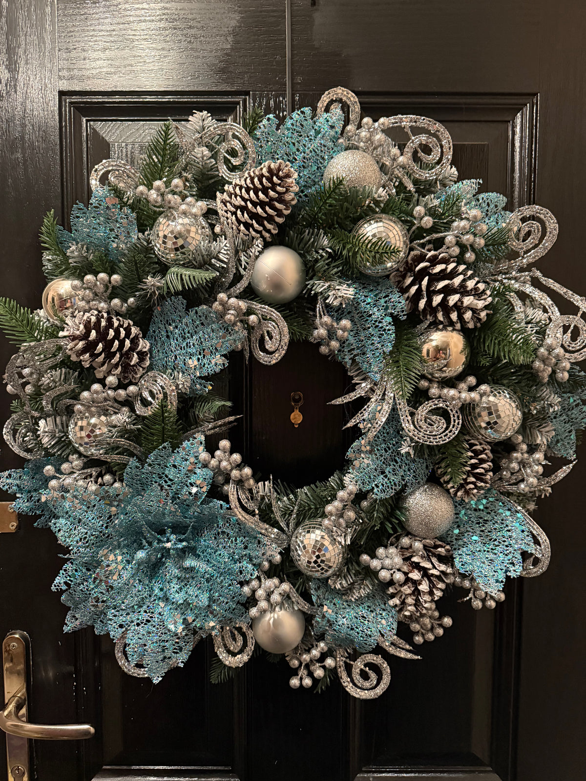 60cm FROSTED DELUCE ICE BLUE & SILVER MIRRORBALL GLITTER WREATH