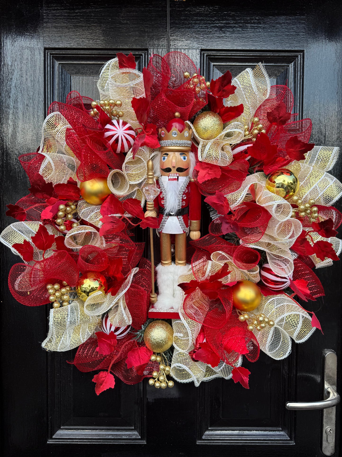 65cm FROSTED NUTCRACKER RED GOLD MIXED WREATH - IMMEDIATE DESPATCH