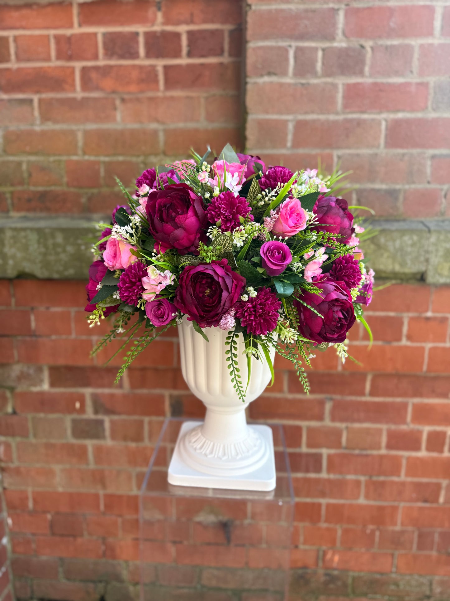 LUXURY FLORAL DISPLAY DEEP PINK FOLIAGE MIX 65X55CM