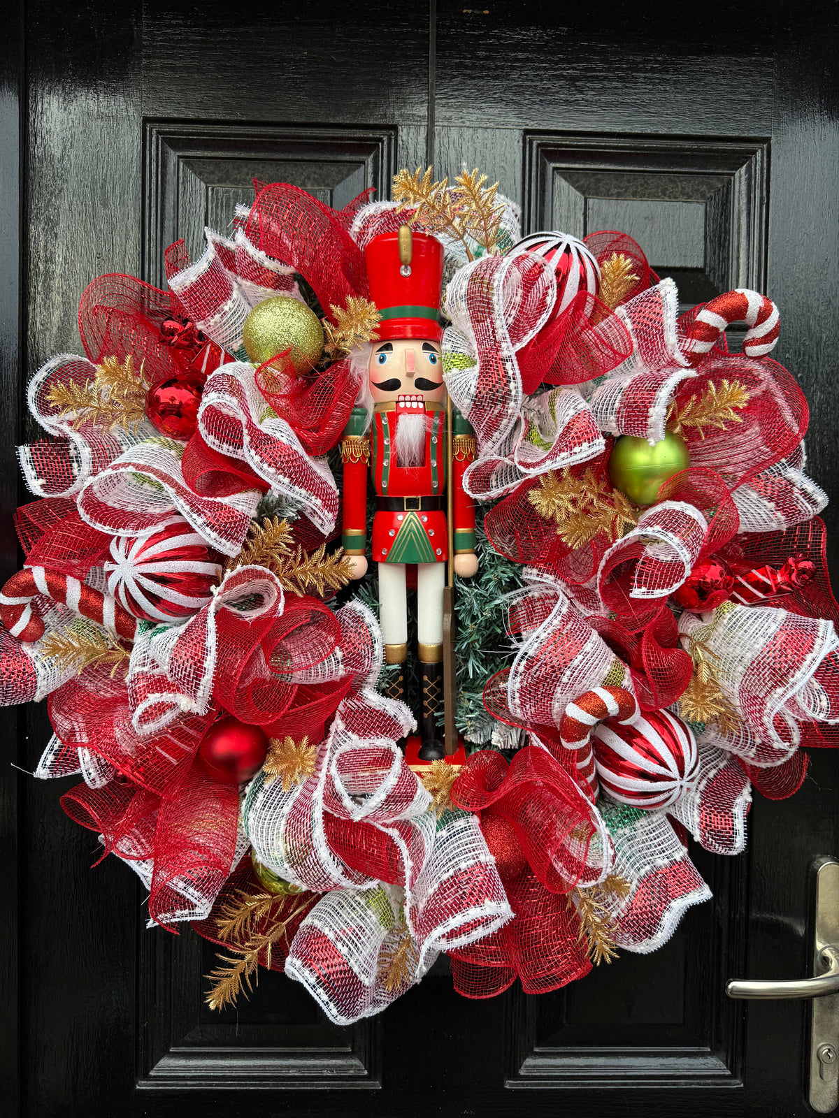 65cm FROSTED NUTCRACKER CANDY CANE MIXED WREATH - IMMEDIATE DESPATCH